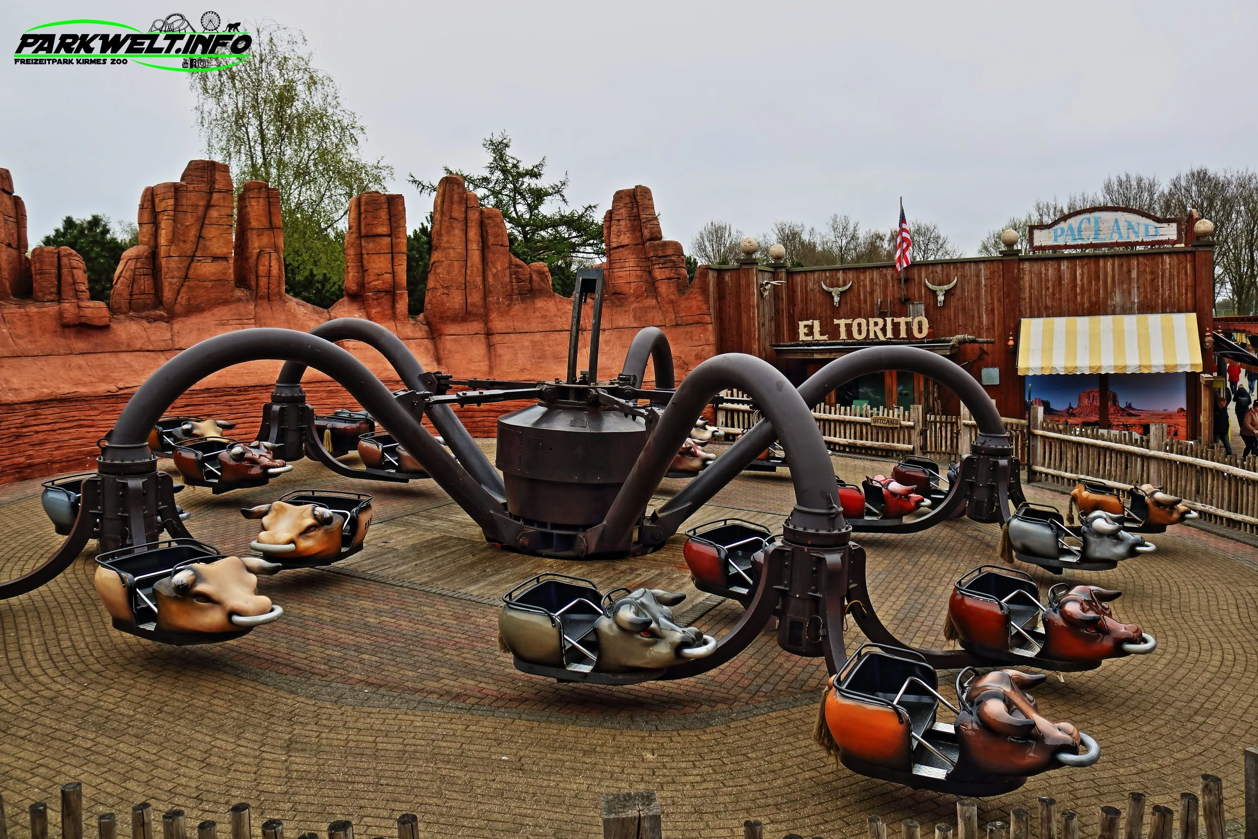 Attractiepark Slagharen Freizeitpark Themepark Attraktionen Fahrgeschäfte Info Park Plan map guide anfahrt 