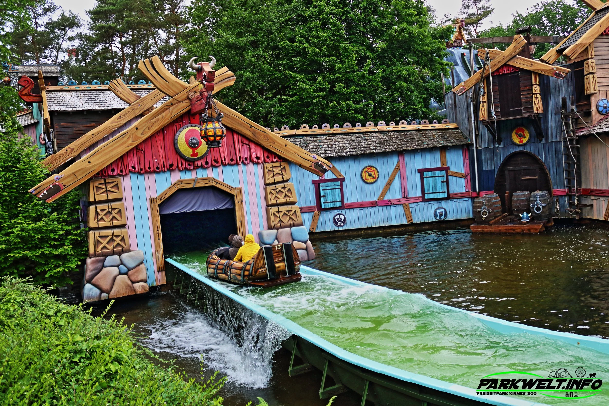 Plopsaland Deutschland Holiday park haßloch freizeitpark plopsa attraktionen achterbahn indoor guide park plan