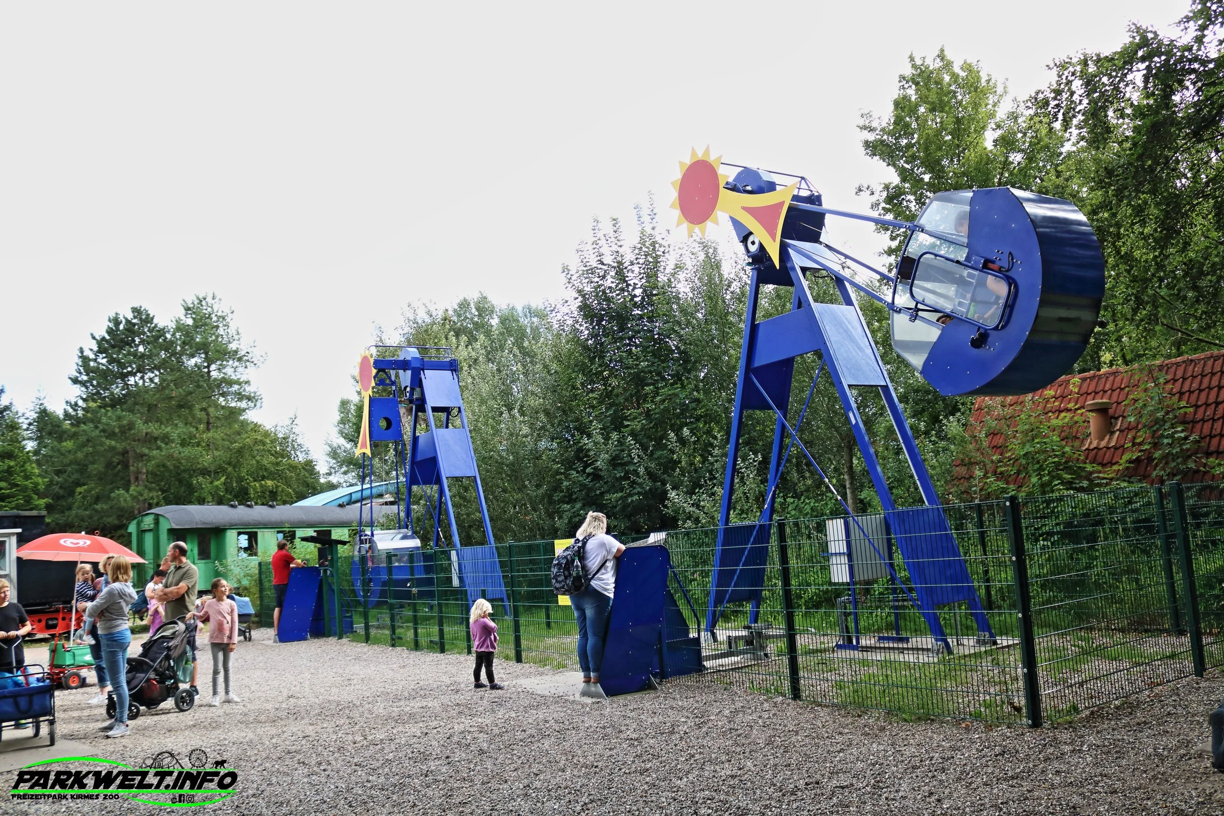 Kometenschaukeln Sunkid Heege Komet Schaukel Tolk Schau Familien Freizeitpark Tolk Schleswig Holstein Attraktionen Fahrgeschäfte Grillhütte Adresse Themepark Achterbahn