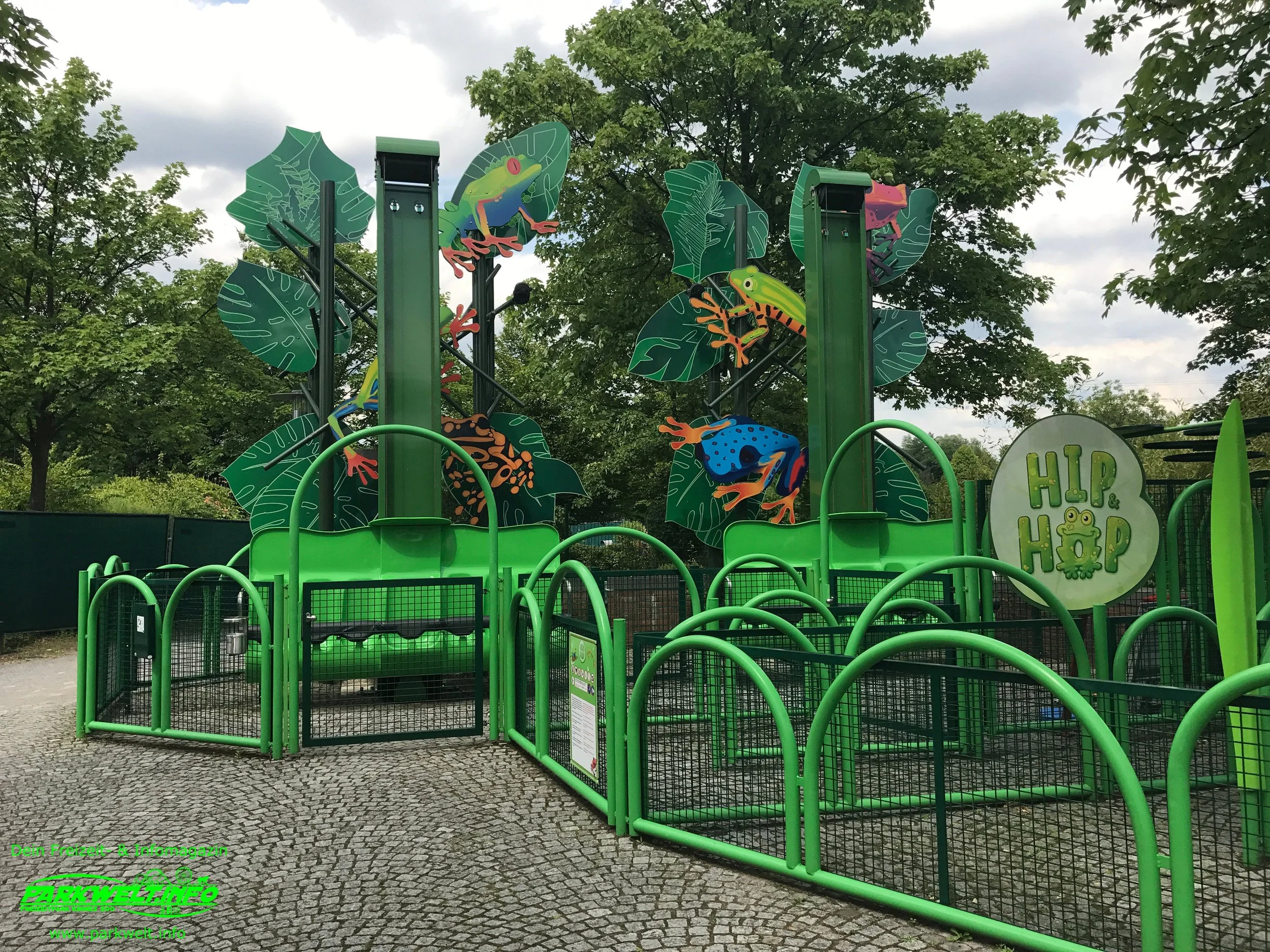 Hip & Hop S&S Sansai Frog Hopper Pinguine Abenteuer Antarktis abc Rides Log Flume Sea Life Abenteuer Park Oberhausen ehemalige Attraktion Wasserbahn Wildwasserbahn CentrO  Info News Bilder Park Plan Map Guide Parkplan Merlin Entertaiments Group