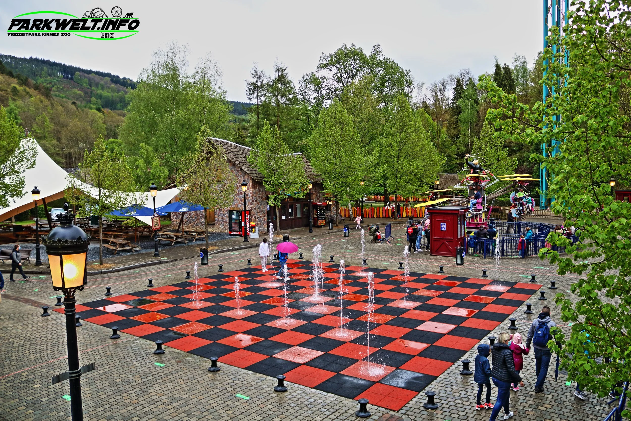 Octopus Schwarzkopf Anton Krake ehemalige Plopsa Coo Stavelot Belgien Freizeitpark Themepark Attraktionen Fahrgeschäfte Achterbahn Coaster Park Plan Map Guide Info Wetter Belgium