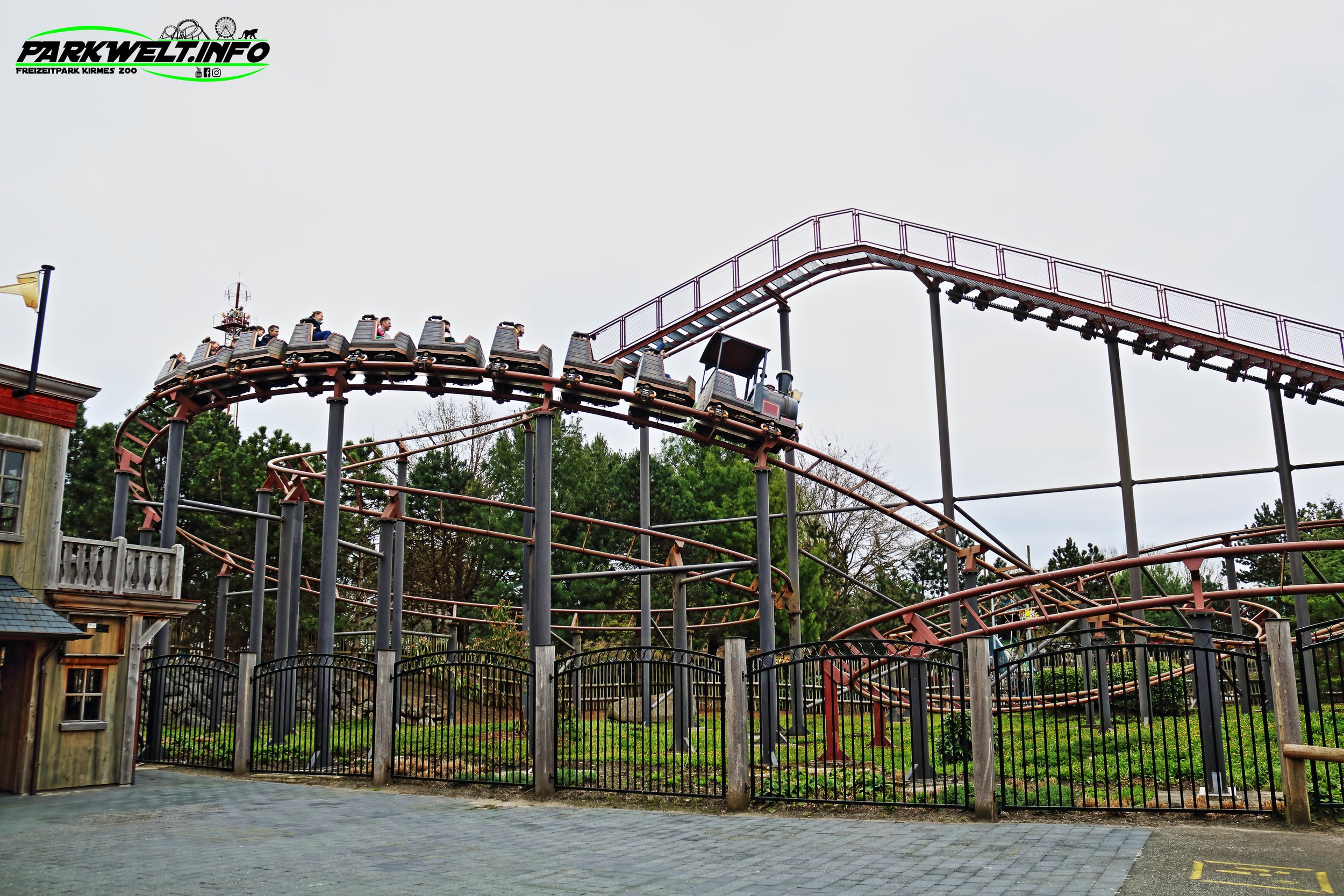 Attractiepark Slagharen Freizeitpark Themepark Attraktionen Fahrgeschäfte Info Park Plan map guide anfahrt