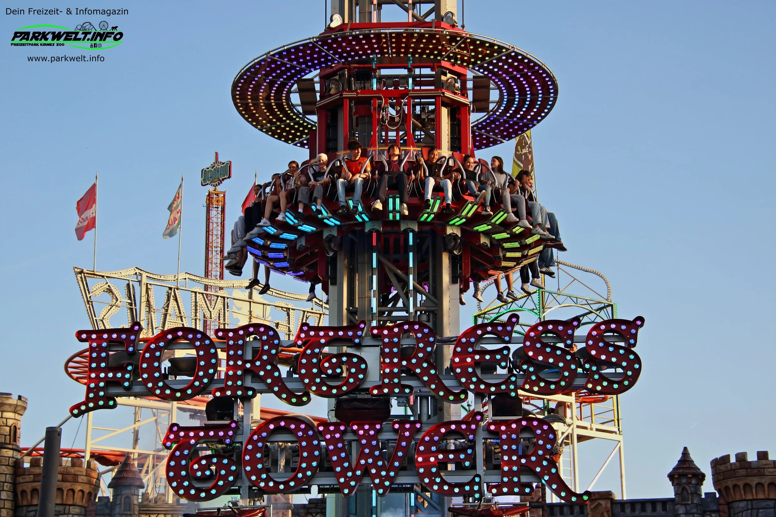 Fortress Tower Alexander Goetzke Freefall Freifall Graviator Eifelpark Kirmes Volksfest Jahrmarkt Schausteller Funtime Spinning Drop Tower Freizeitpark