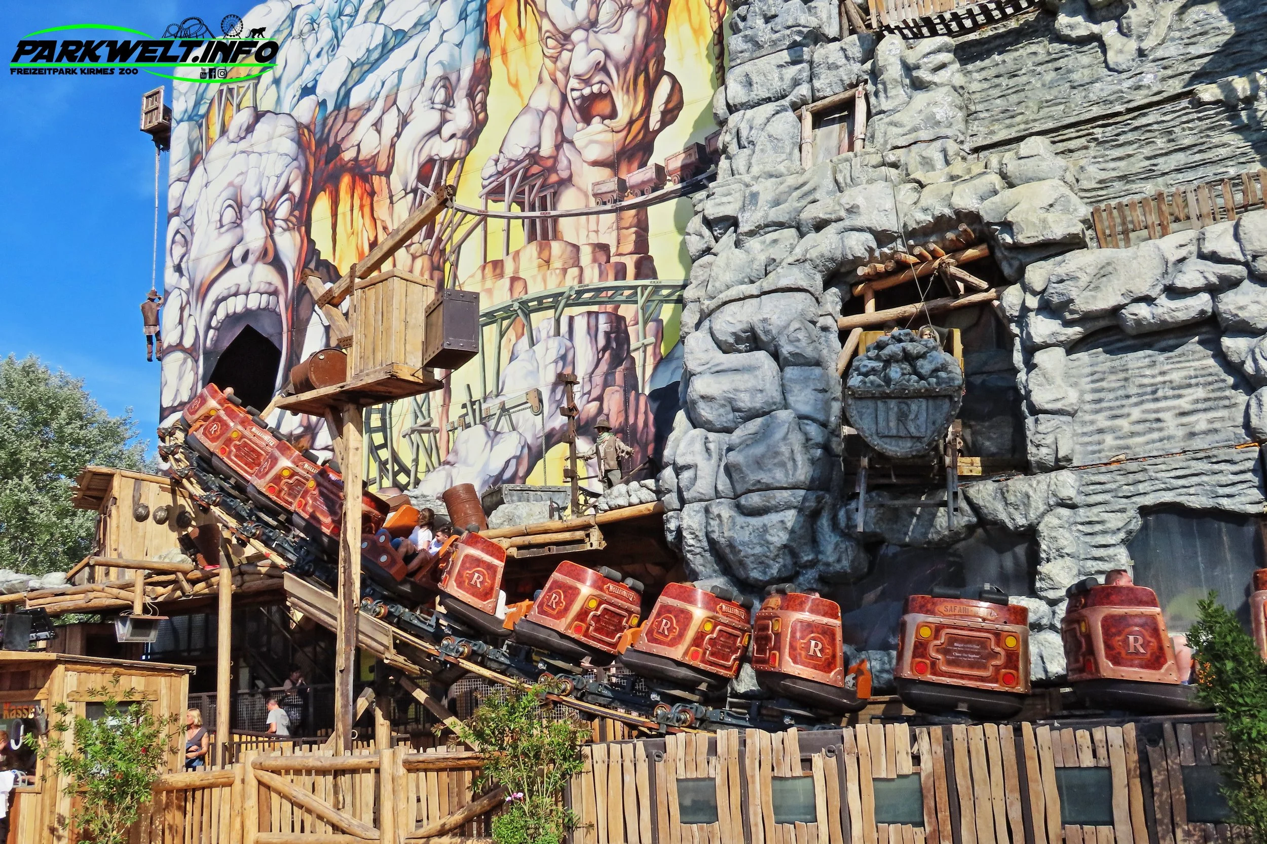 Höllenblitz Renoldi Achterbahn Coaster Rollercoaster Indoor Gerstlauer Stein Kirmes Volksfest größte