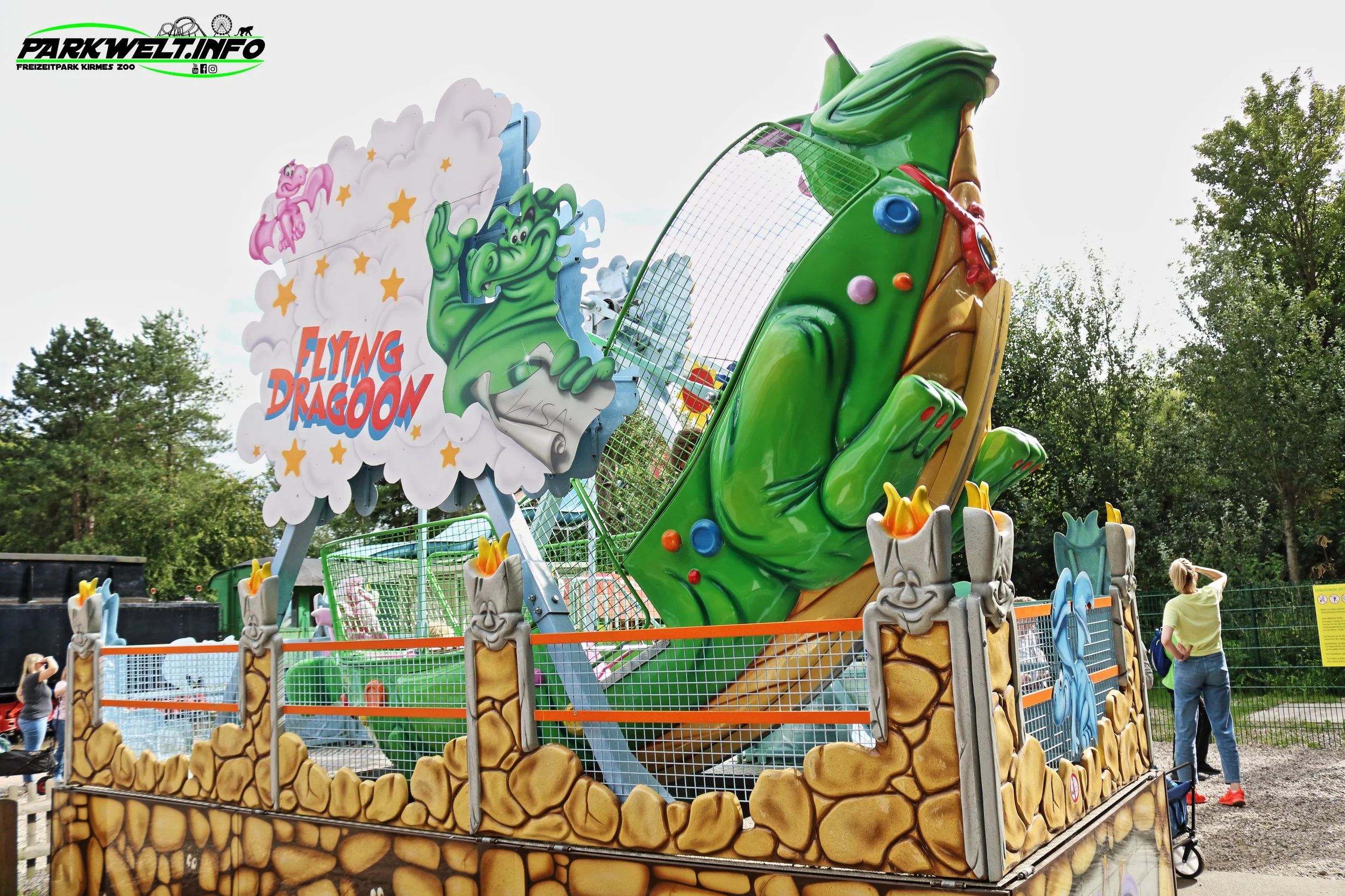 Tolk Schau Familien Freizeitpark Tolk Schleswig Holstein Attraktionen Fahrgeschäfte Grillhütte Adresse Themepark Achterbahn