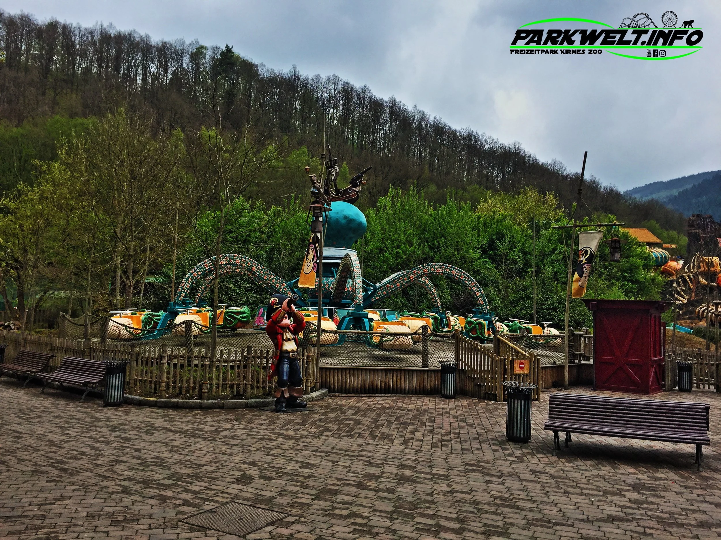 Octopus Schwarzkopf Anton Krake ehemalige Plopsa Coo Stavelot Belgien Freizeitpark Themepark Attraktionen Fahrgeschäfte Achterbahn Coaster Park Plan Map Guide Info Wetter Belgium