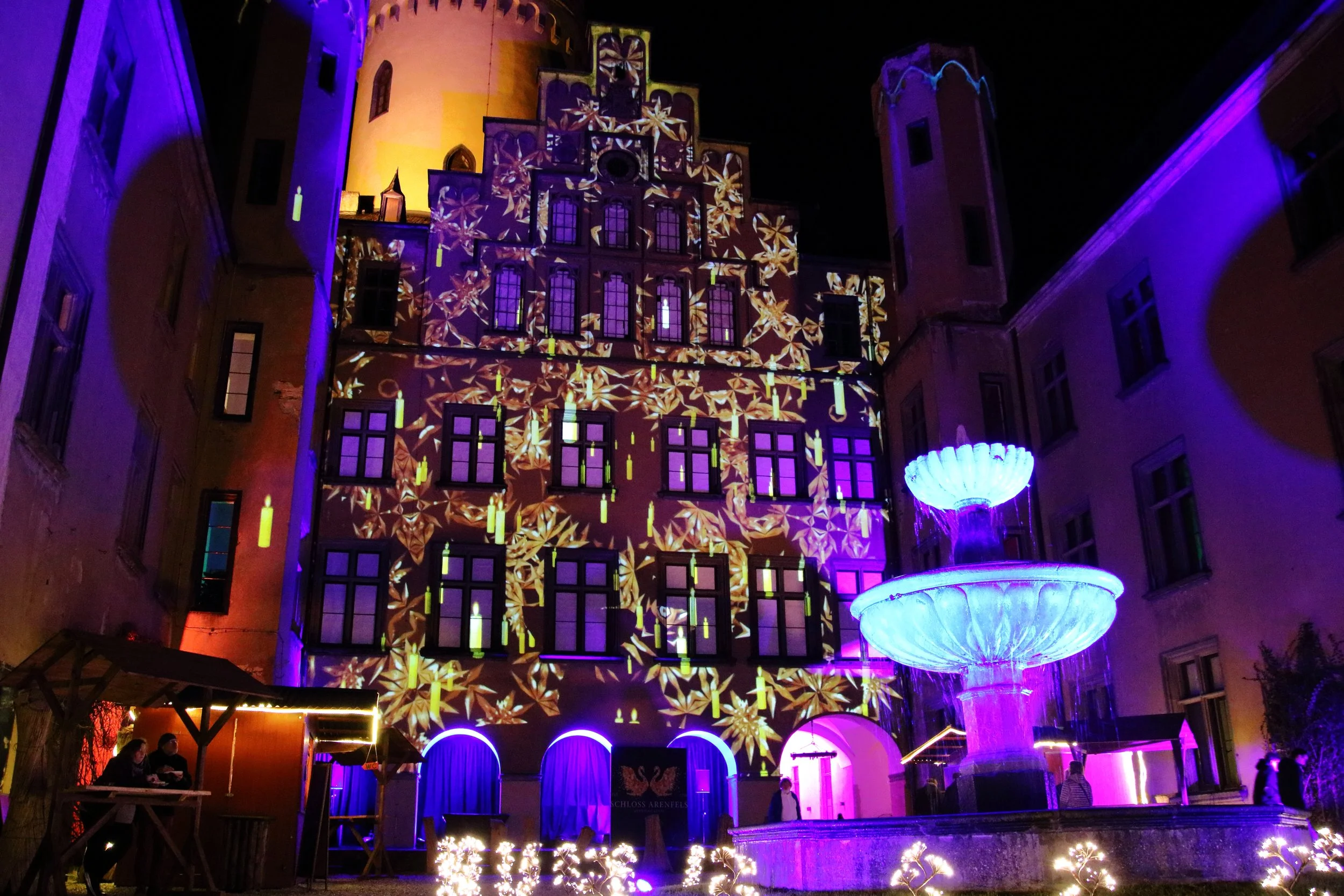 Schloss Arenfels Schlossleuchten Neuwied Bad Hönningen Event Lichter Projektion Familie Ausflug 