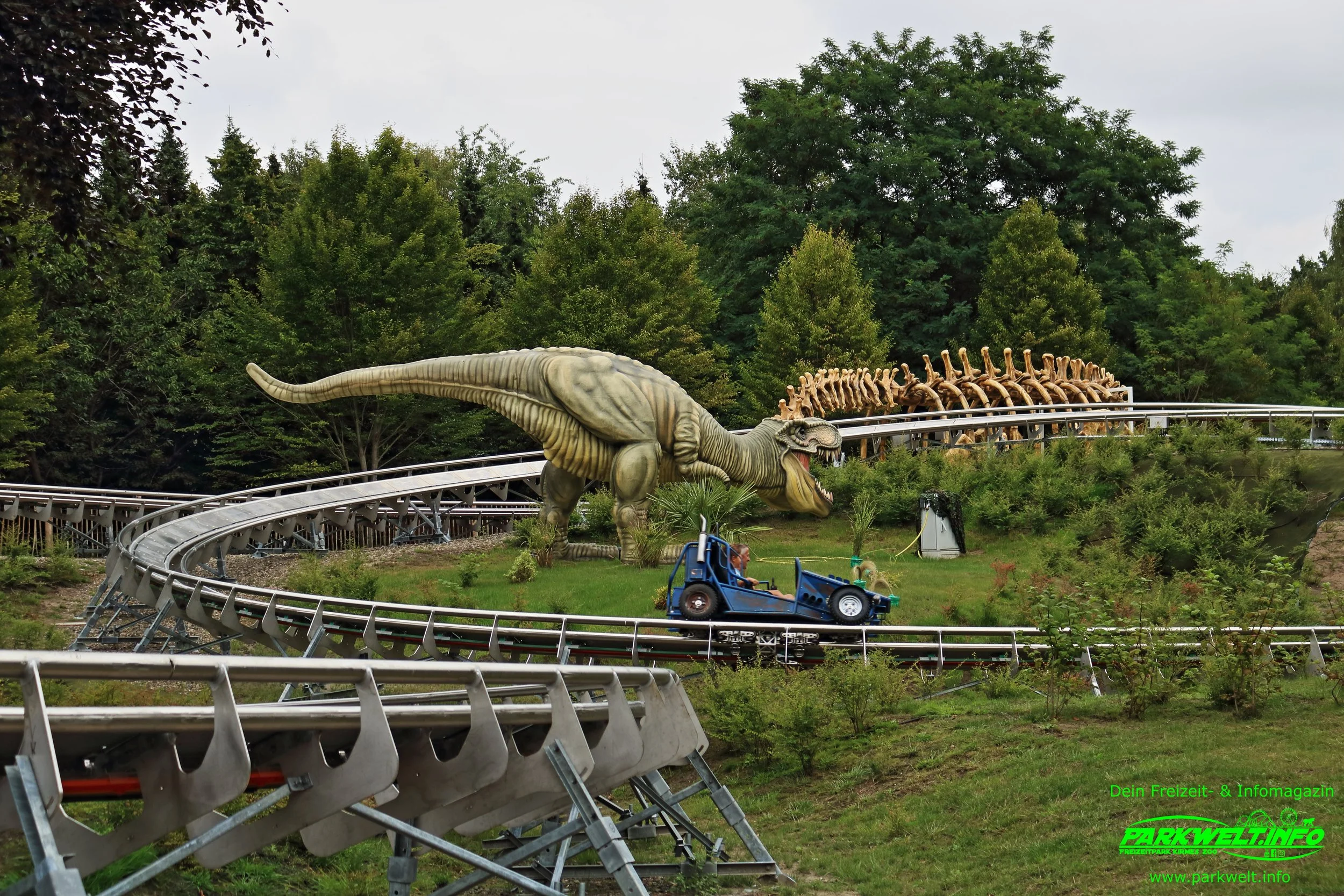 Tier Freizeitpark Thüle Friesoythe Niedersachsen Attraktionen Adresse Map Guide Park Plan Achterbahn Rollercoaster Tiere Fahrgeschäfte Infos