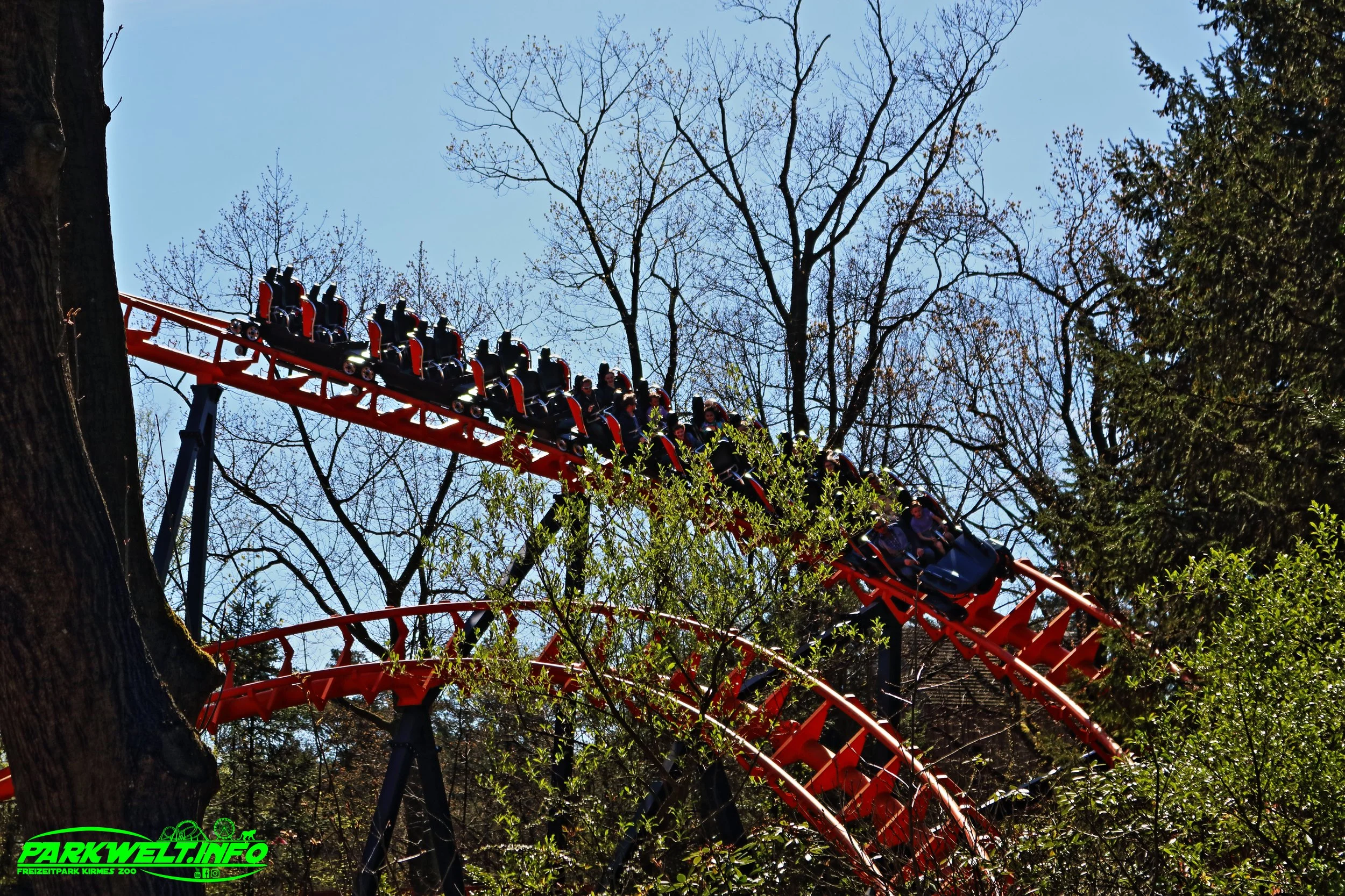 Balagos Vekoma Loop Corkscrew Avonturenpark Hellendoorn Freizeitpark Themepark Amusementpark Attractiepark Info Attraktionen Fahrgeschäfte Park Plan Map Guide Achterbahn Coaster Rollercoaster Öffnungszeiten Preise