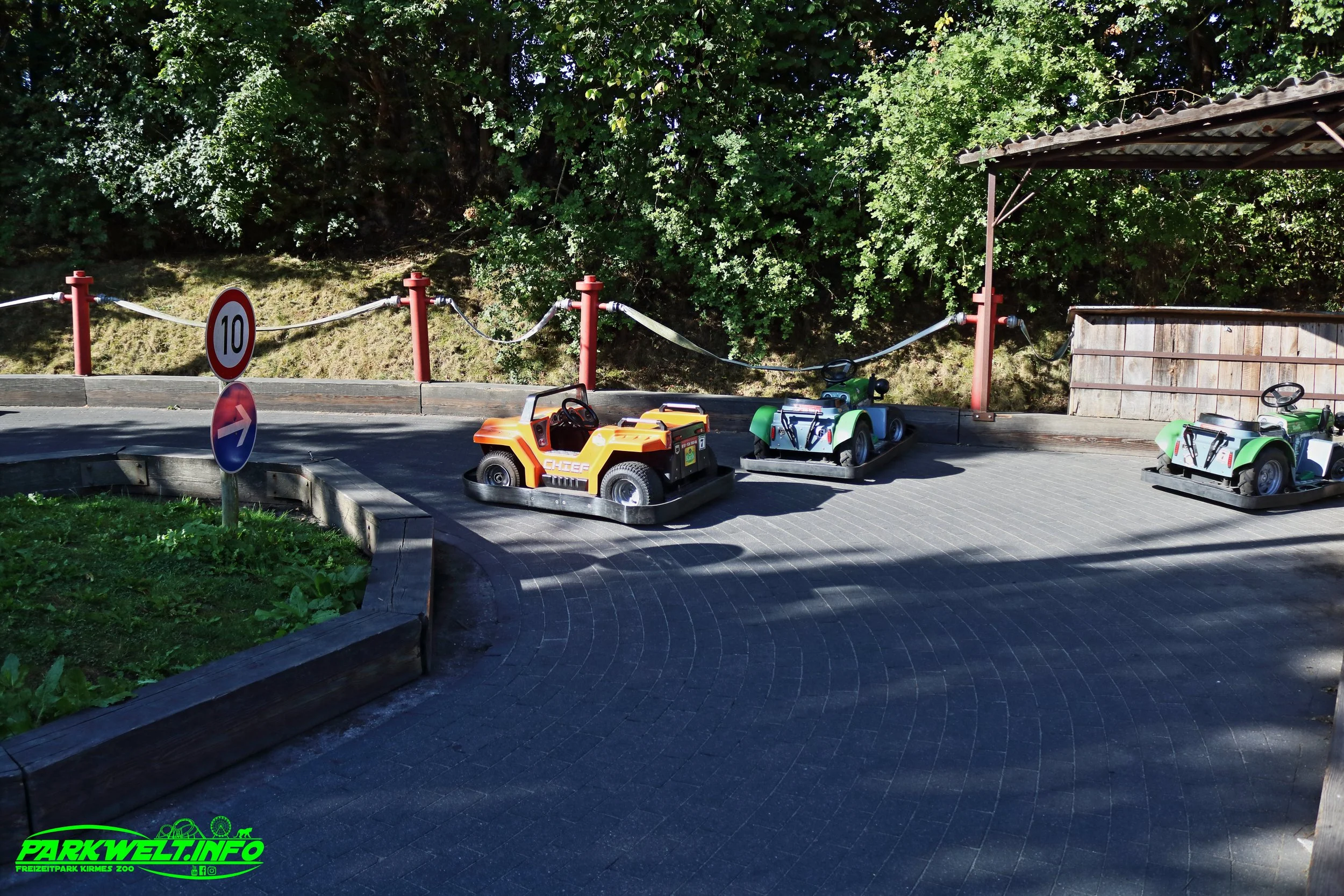 Mini Gokart Bahn Karls Erlebnis Dorf Warnsdorf Freizeitpark Themepark Attraktionen Infos Attraktionen Fahrgeschäfte Map Guide Park Plan