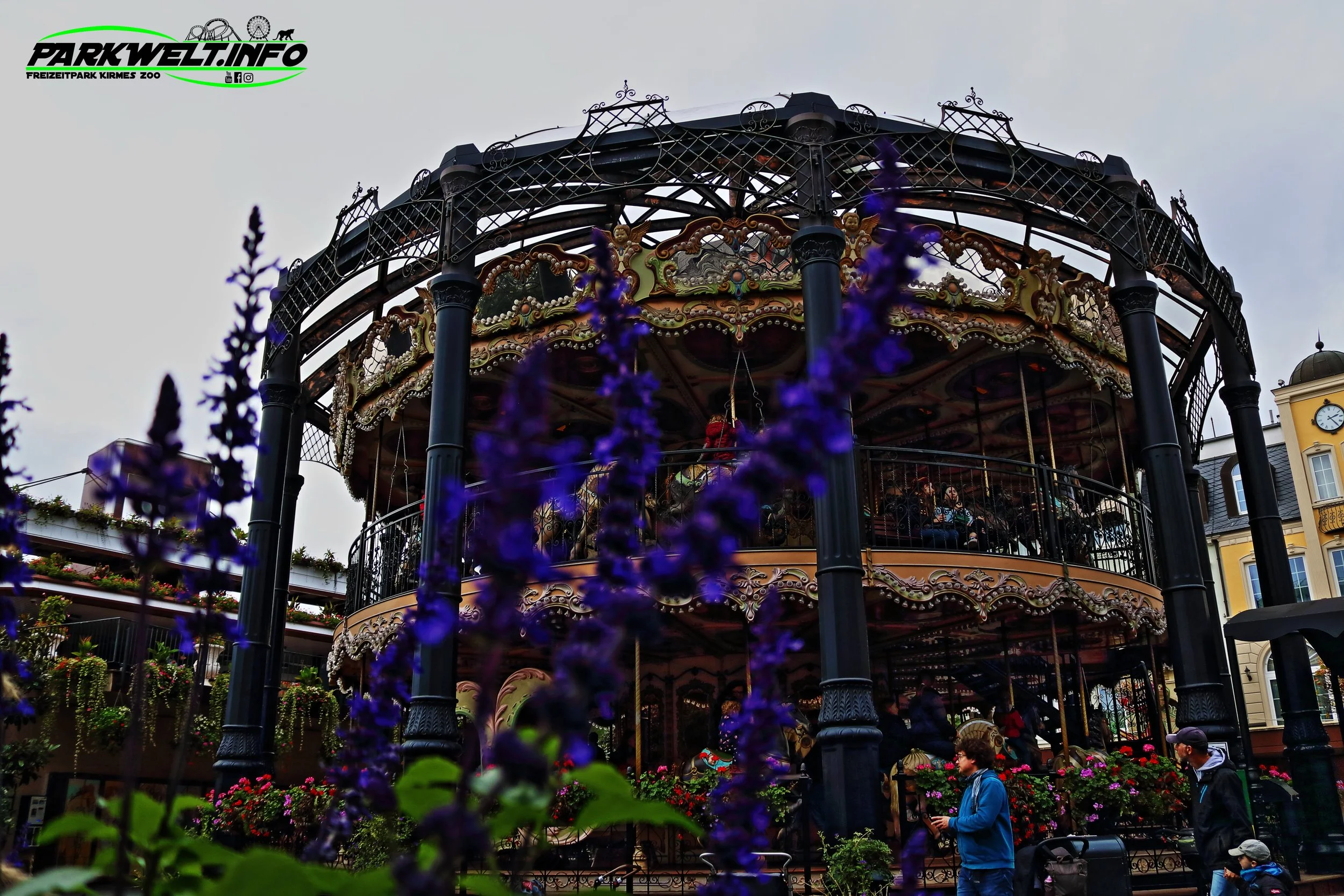 Pferdekarussell Phantasialand Freizeitpark Brühl Attraktion