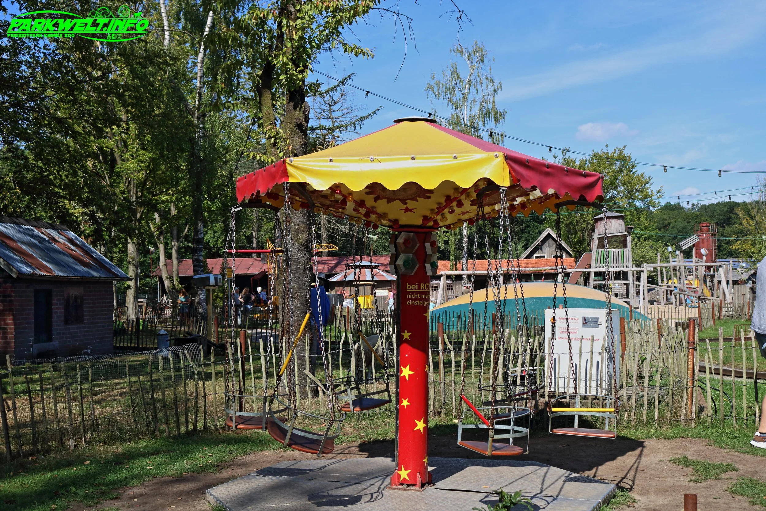 Kettenkarussell Ketten Karussell Landerlebnis Janßen Westerstede Freizeitpark Themepark Amusementpark Achterbahn Attraktionen Fahrgeschäfte Parkplan Park Plan Anfahrt Parkplatz