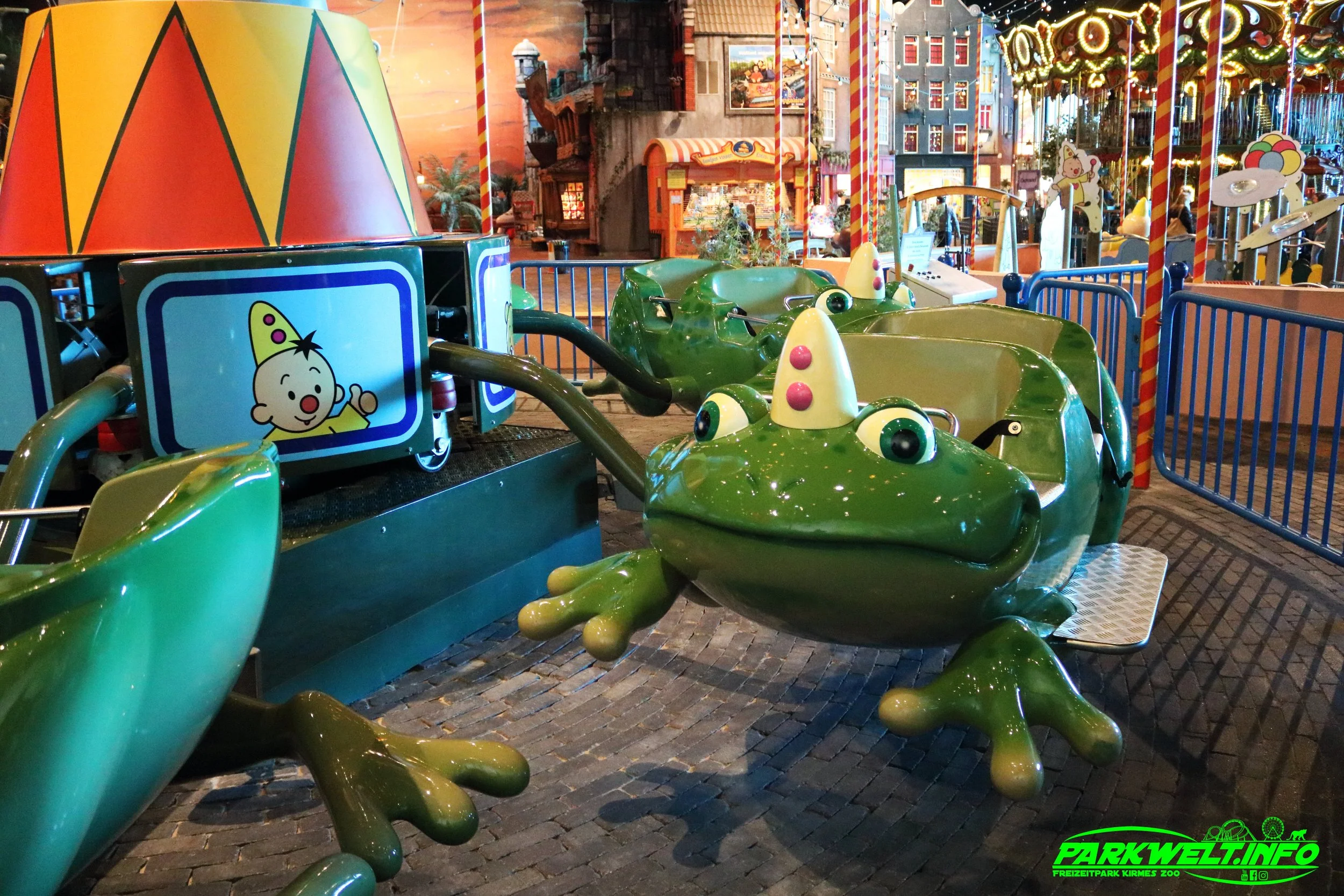 Bumbamolen Zamperla Jump Around De Plopsa Indoor Coevorden Freizeitpark Themepark Niederlande holland Achterbahn Coaster Attraktionen Fahrgeschäft Center Parcs Huttenheugte Park Plan Map Guide Flyer Info Fahrgeschäfte