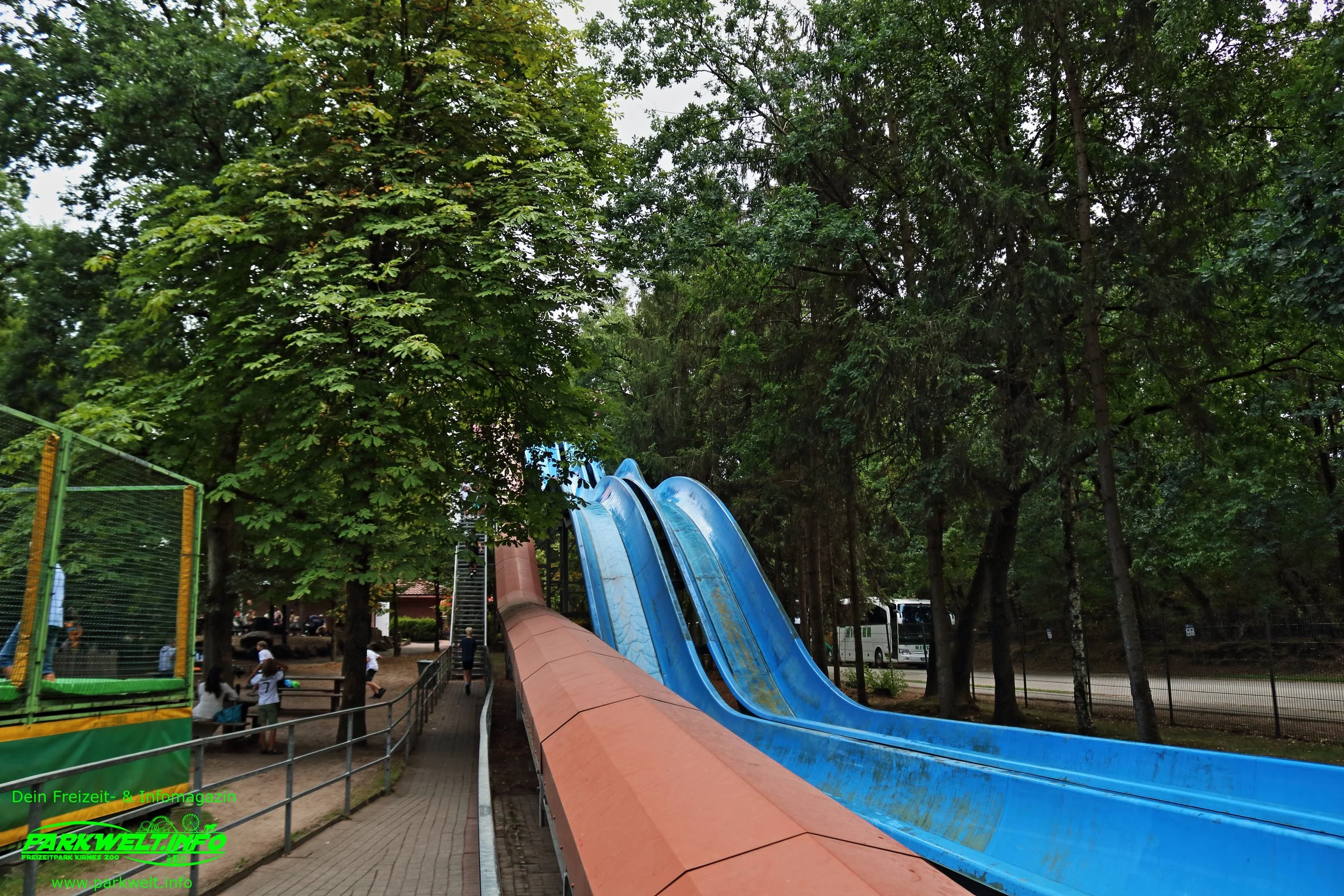 Schlauchboot Rutsche Wasserrutsche Metallbau Emmeln Tier Freizeitpark Thüle Friesoythe Niedersachsen Attraktionen Adresse Map Guide Park Plan Achterbahn Rollercoaster Tiere Fahrgeschäfte Infos