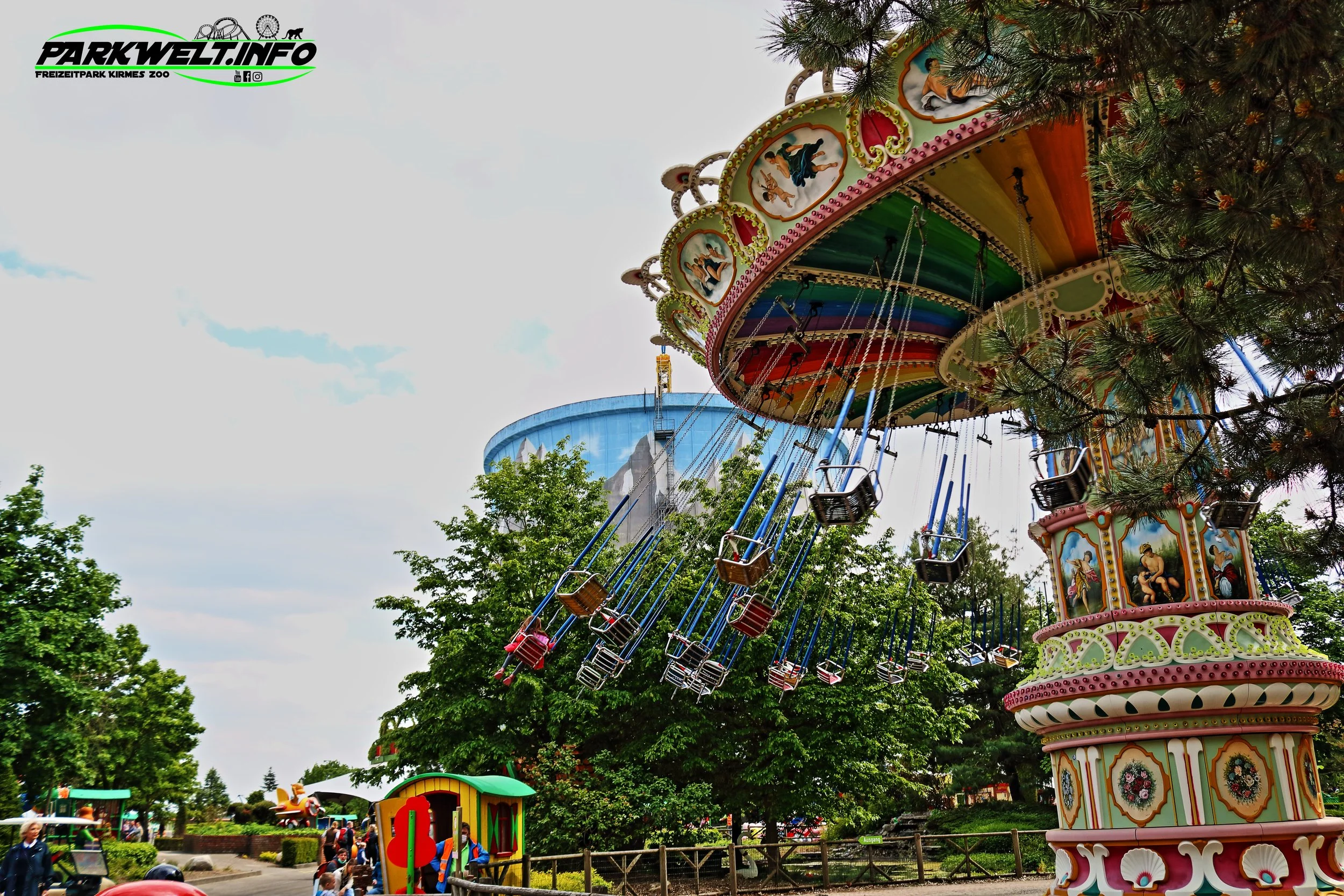 Flying Caroussel Kettenkarussell Wunderland Kalkar Swinger Fahrgeschäfte Attraktionen
