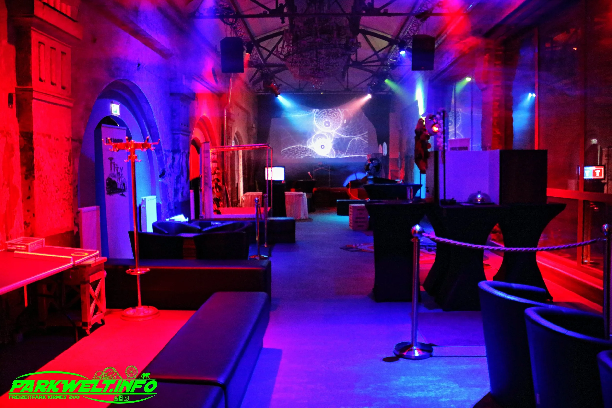 Eventfläche Party Event Events Eloria Erlebnisfabrik Escape Room Bar Lounge Veranstaltungen Erlebnis Familie Ausflug Biergarten Bottrop Zechentreff Exploria Party Grusellabyrinth NRW