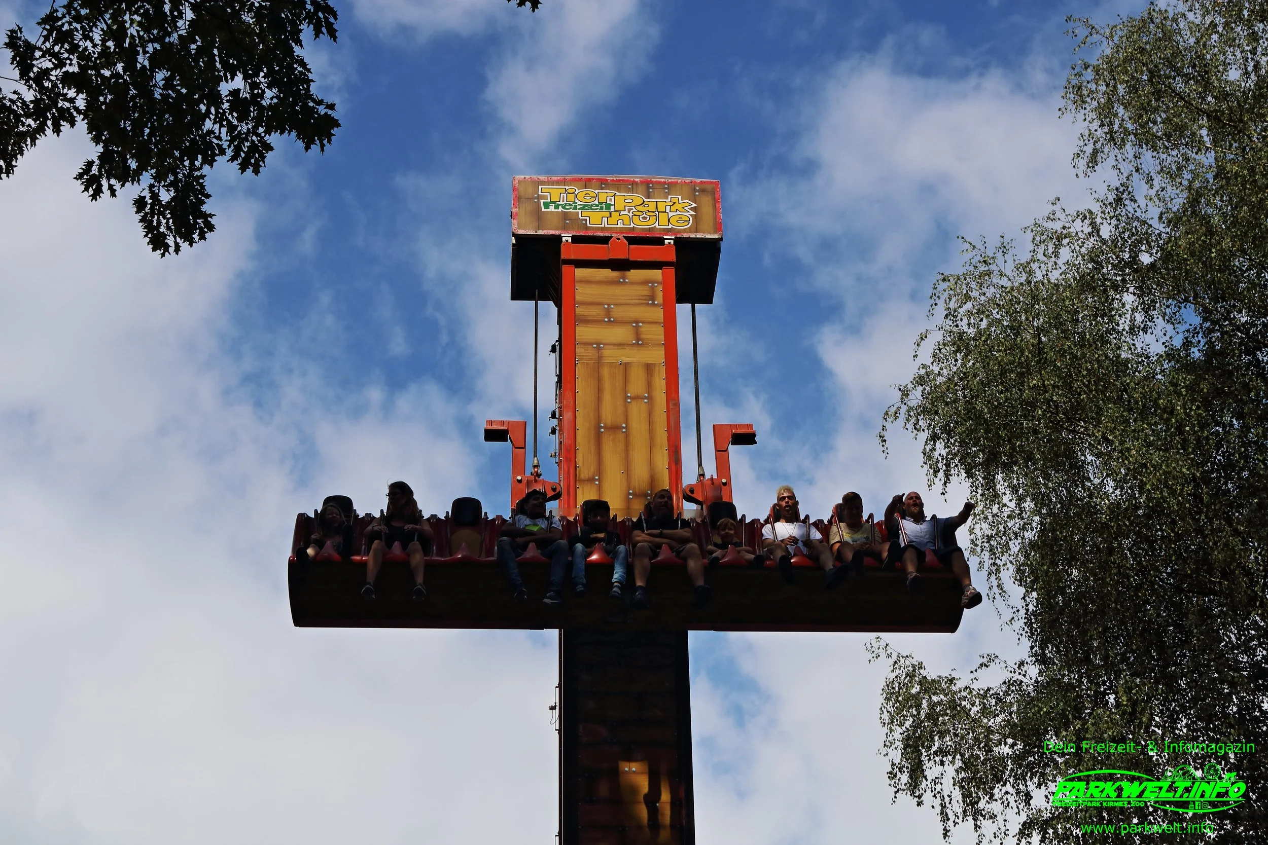 Spring Ride Tower Moser Ride Freefall Free Fall Tier Freizeitpark Thüle Friesoythe Niedersachsen Attraktionen Adresse Map Guide Park Plan Achterbahn Rollercoaster Tiere Fahrgeschäfte Infos