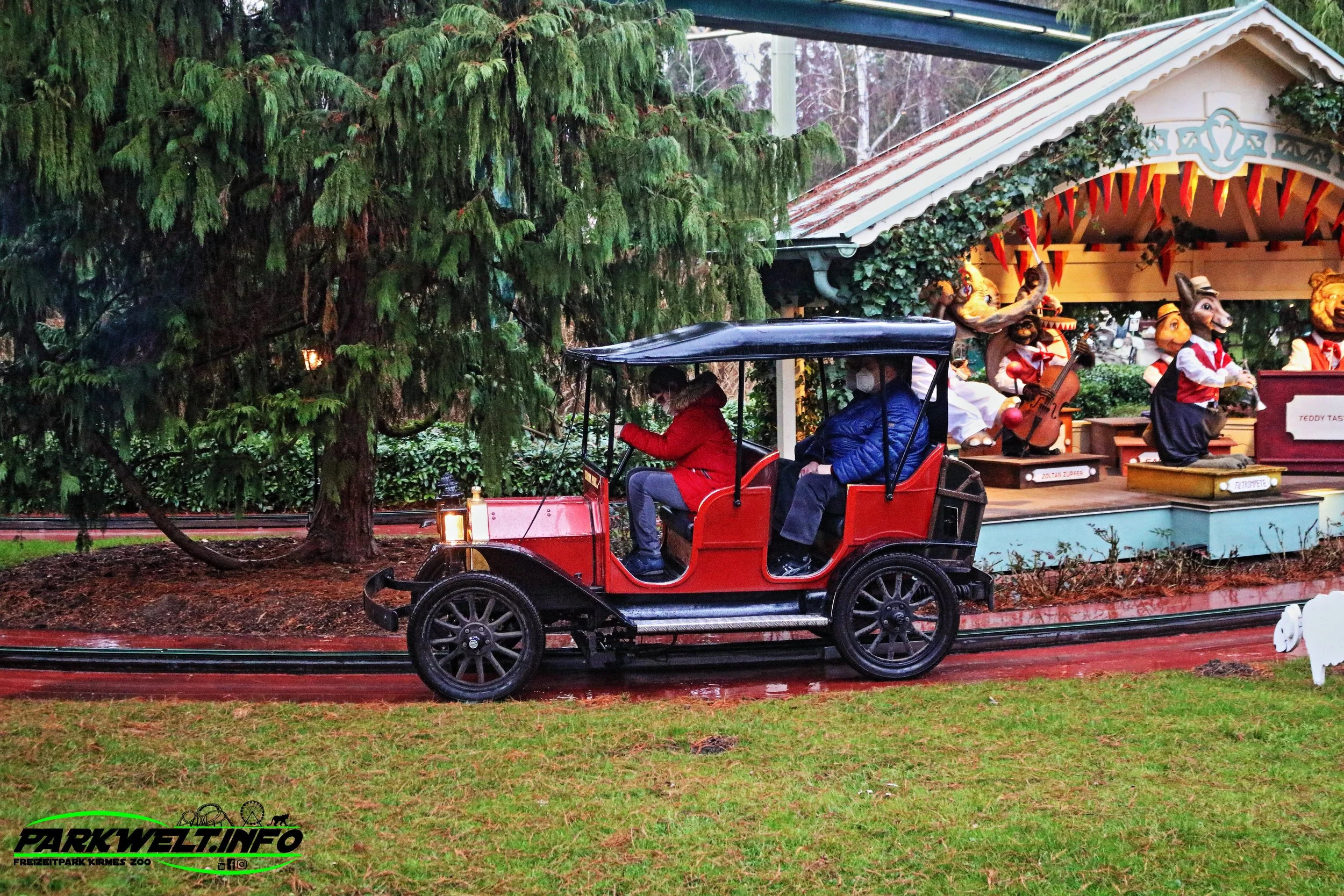 Oldtimer Fahrt Mack Rides Europa Park Rust Attraktionen Fahrgeschäfte Achterbahn Info Anfahrt Preise Guide Park Plan Map Rulantica Freizeit Coaster Bilder Galerie Veranstaltungen Übernachtung Information