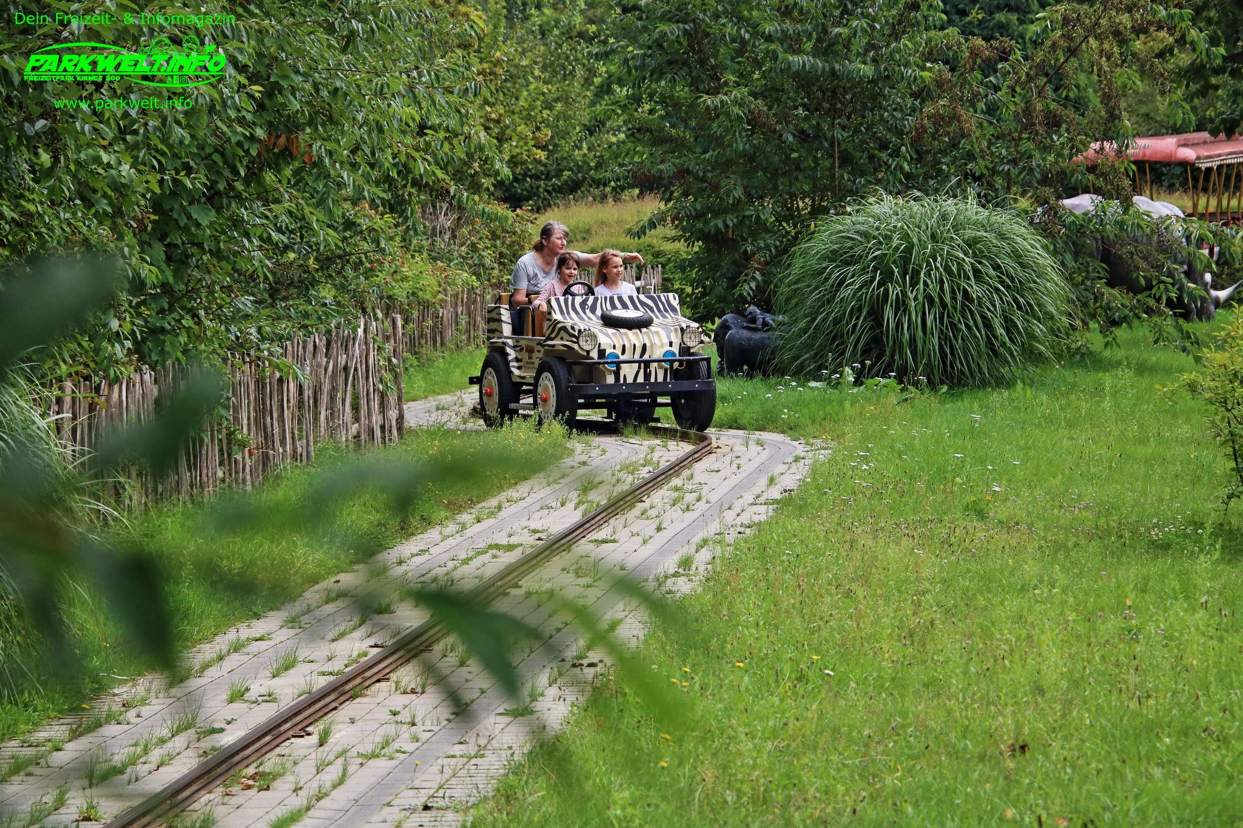 Jeep Safari Rundfahrt Serengeti Park Hodenhagen Freizeitpark Themepark Amusementpark Attraktionen Tiere Wildtiere Safari Achterbahn Rollercoaster Coaster Safaripark Info Map Guide Park Plan
