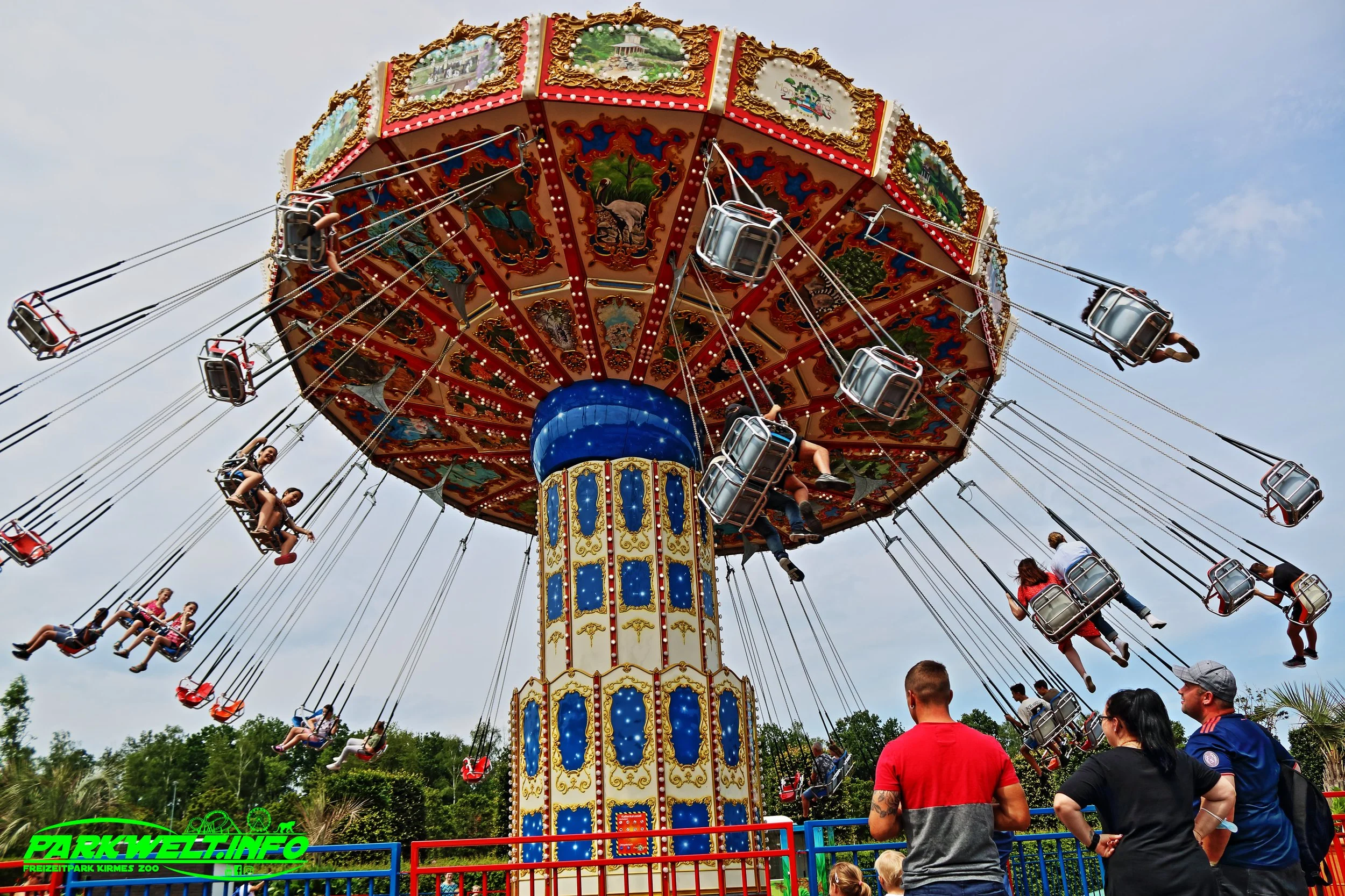 Wave Swinger Preston Barbieri Kettenkarussell Flying Swinger  Mondo Verde Landgraaf Niederlande Holland Freizeitpark Zoo Wildpark Weltpark Gärten Blumen Attraktionen Fahrgeschäfte Infos Bilder Attractiepark Achterbahn