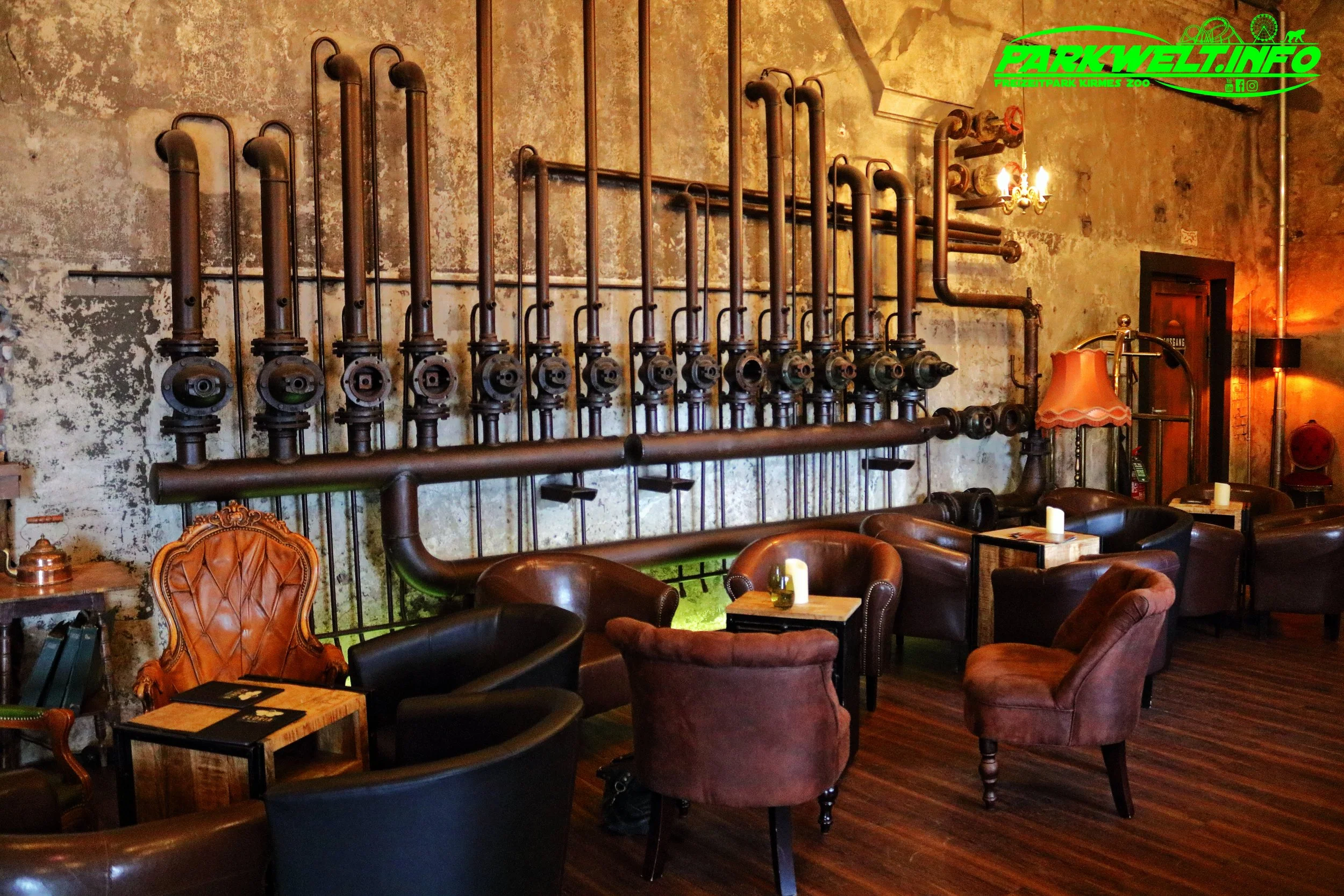 Bar und Lounge Cocktails Snacks Events Eloria Erlebnisfabrik Escape Room Bar Lounge Veranstaltungen Erlebnis Familie Ausflug Biergarten Bottrop Zechentreff Exploria Party Grusellabyrinth NRW