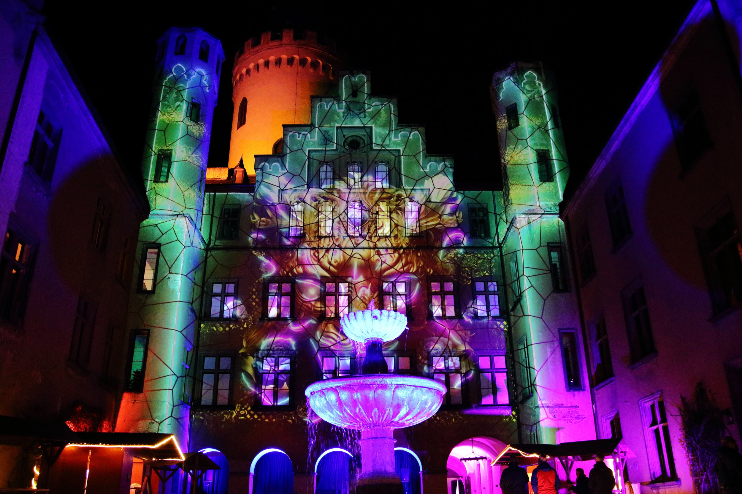 Schloss Arenfels Schlossleuchten Neuwied Bad Hönningen Event Lichter Projektion Familie Ausflug 