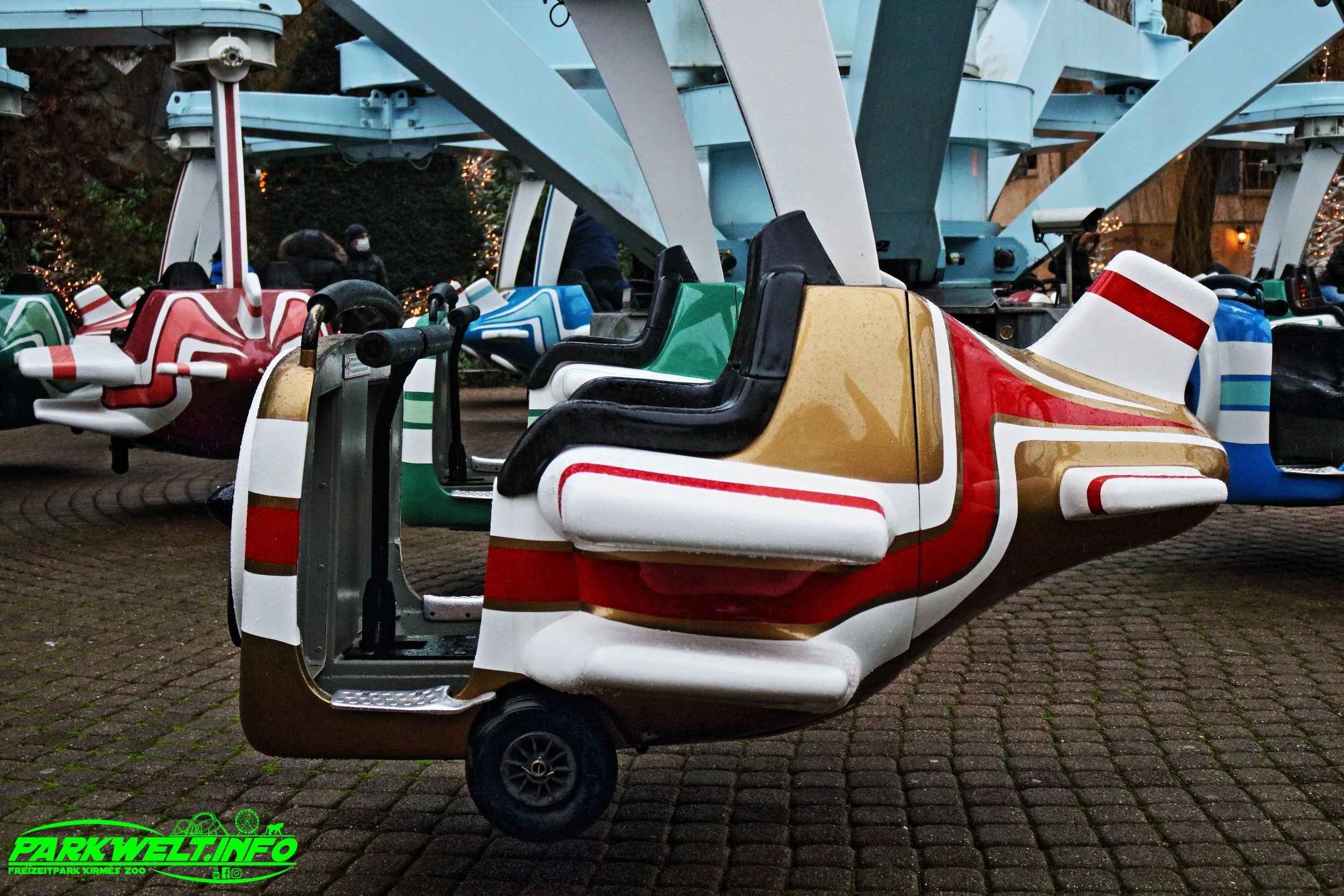 Gletscherflieger Jungfrau Doppeldecker Mack Rides Europa Park Rust Attraktionen Fahrgeschäfte Achterbahn Info Anfahrt Preise Guide Park Plan Map Rulantica Freizeit Coaster Bilder Galerie Veranstaltungen Übernachtung Information