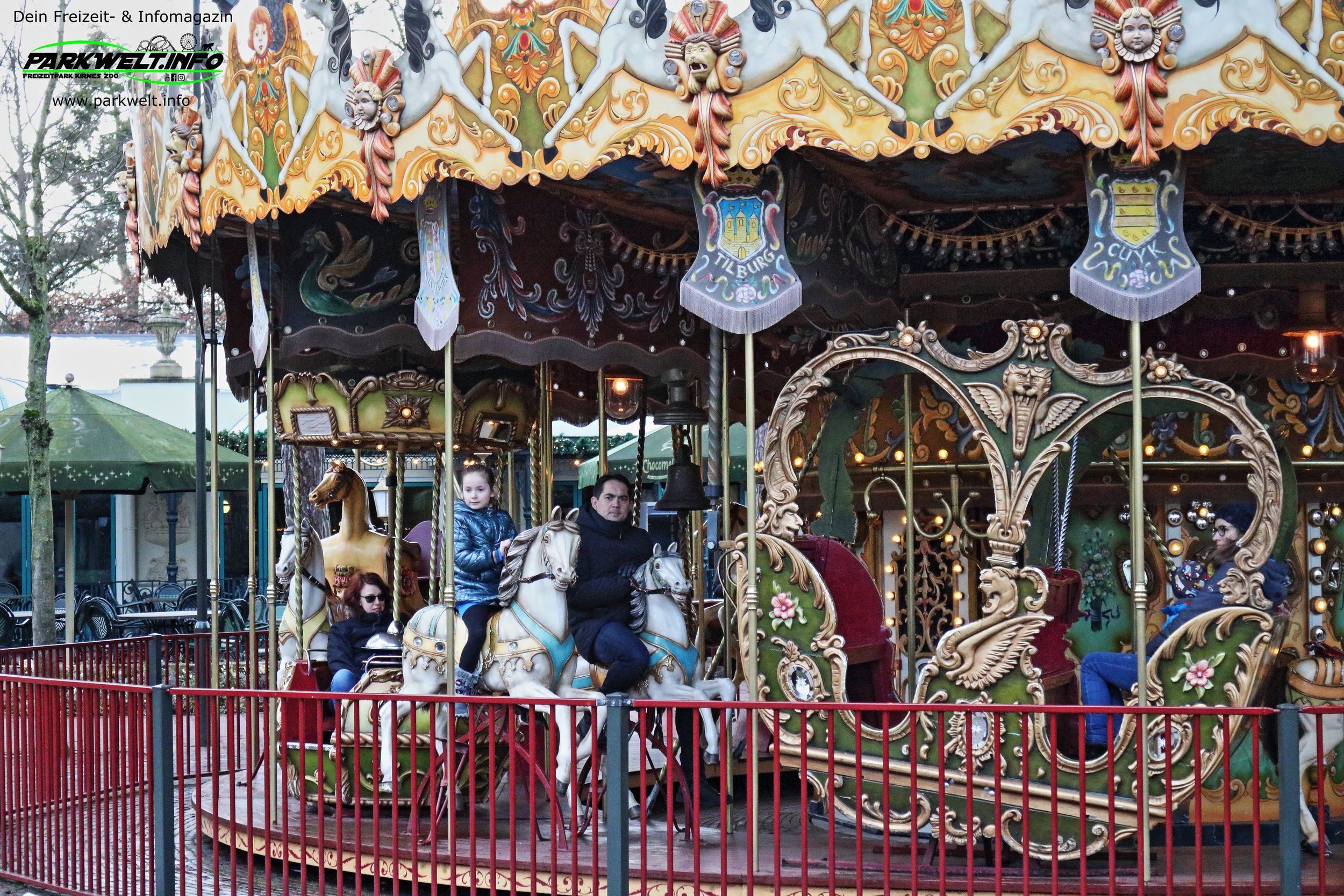 Anton Pieckcarrouseol Pferdekarussell Nostalgie Karussell Efteling Achterbahn Rollercoaster Attraktionen Adresse Coaster Märchen Freizeitpark Themepark Resort Attraktionen Fahrgeschäfte Niederlande Holland Info Park Plan Map Guide Info