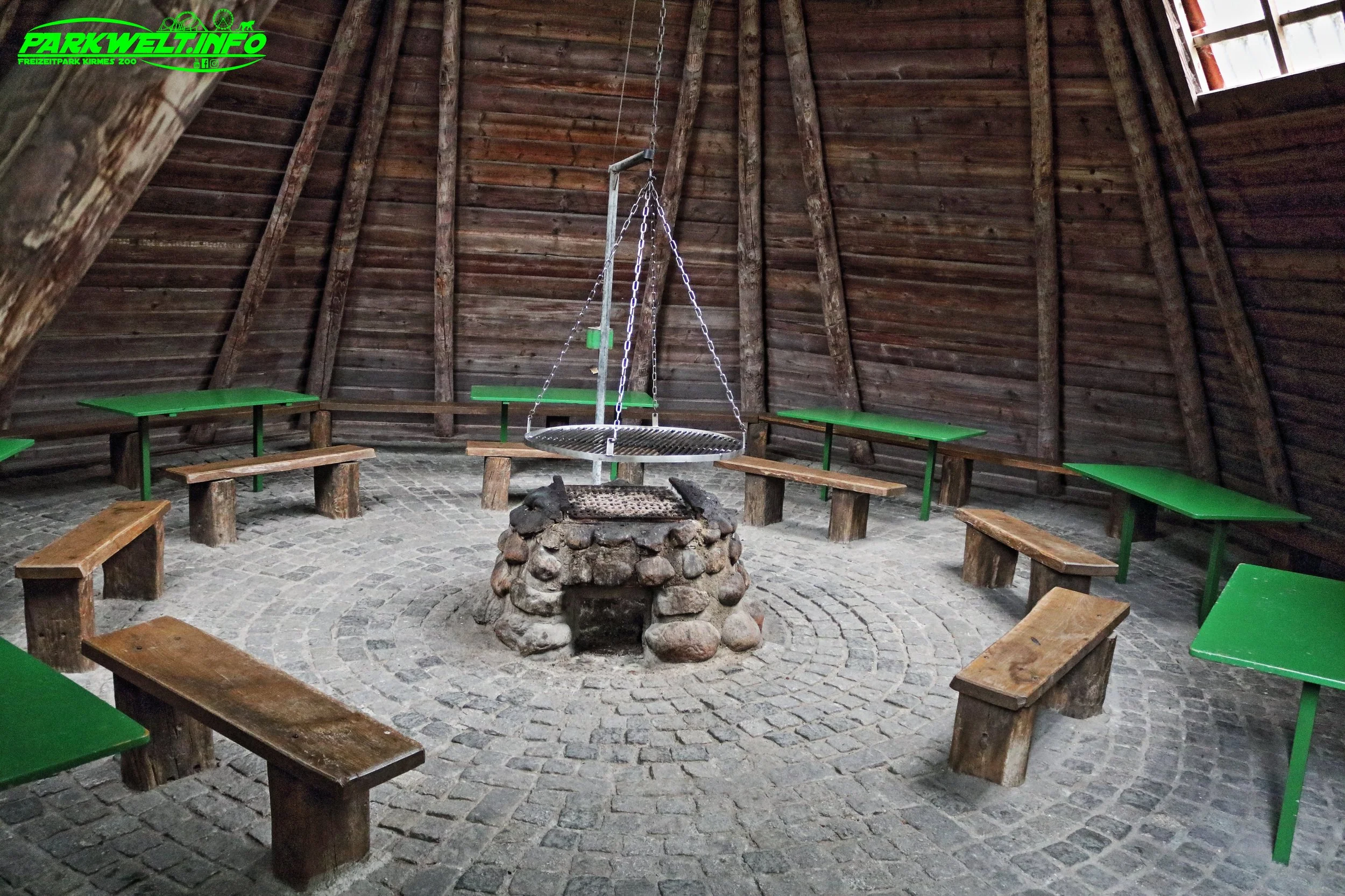 Tolk Schau Familien Freizeitpark Tolk Schleswig Holstein Attraktionen Fahrgeschäfte Grillhütte Adresse Themepark Achterbahn