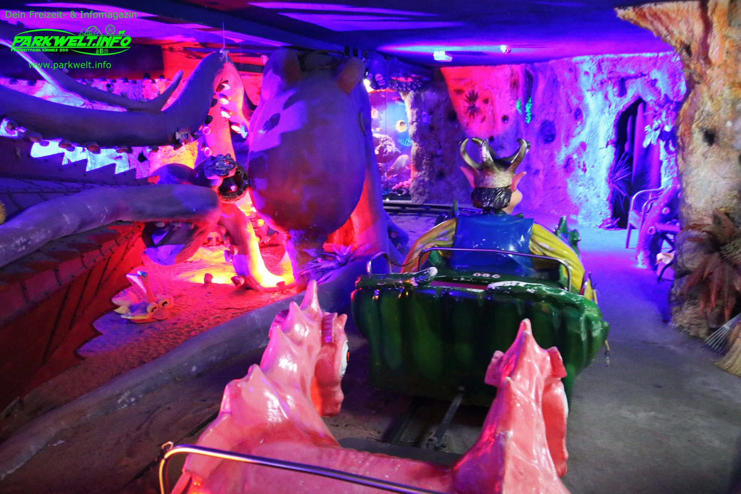 Plohnis Tauchfahrt SBF Visa Dark Ride Plohn Freizeitpark Tthemepark Sachsen Attraktionen Fahrgeschäfte Achterbahn Dynamite Info News Lengenfeld Adresse Preise Event Park Plan Map Guide