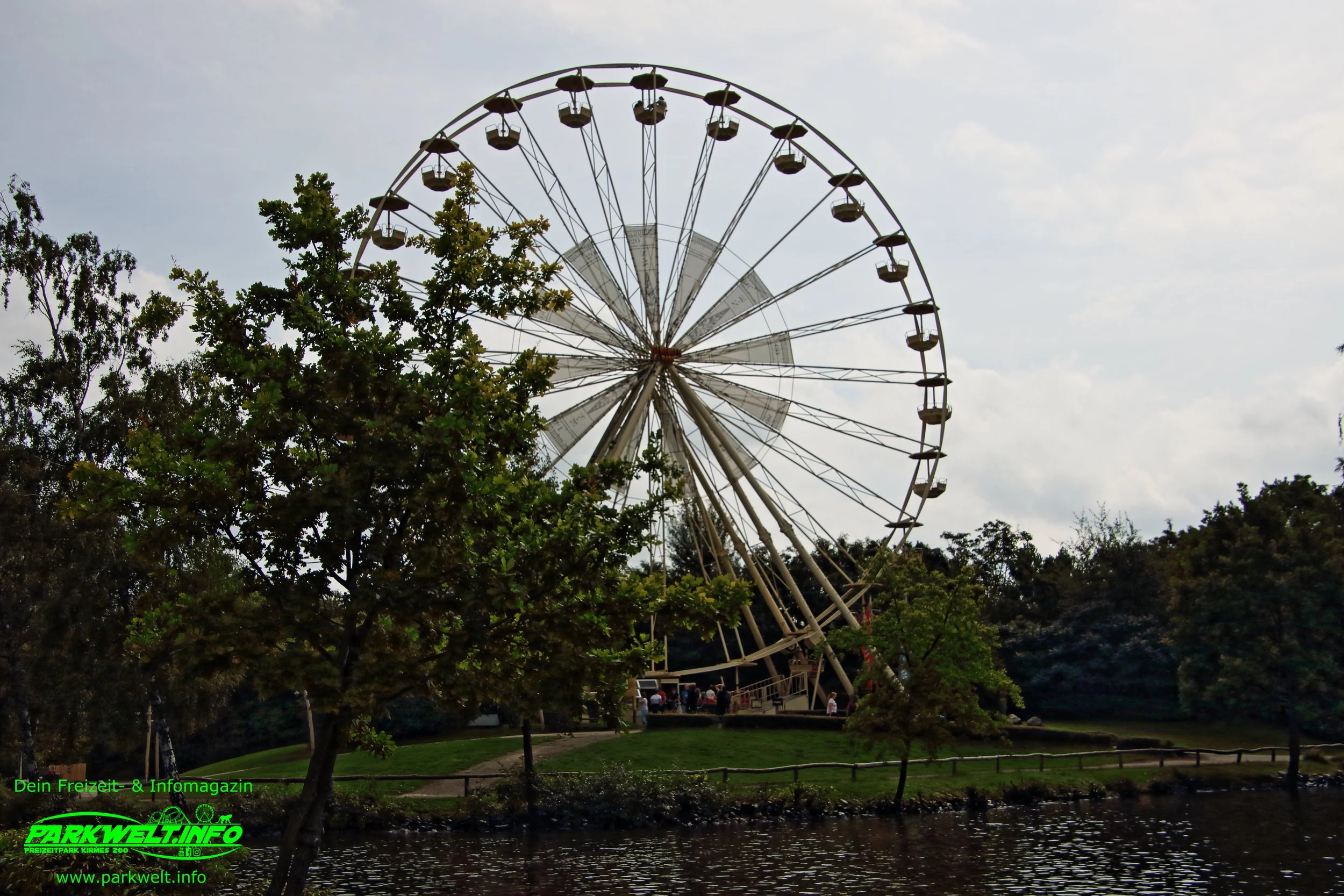 Puto Moto Riesenrad Nauta Bussink Serengeti Park Hodenhagen Freizeitpark Themepark Amusementpark Attraktionen Tiere Wildtiere Safari Achterbahn Rollercoaster Coaster Safaripark Info Map Guide Park Plan