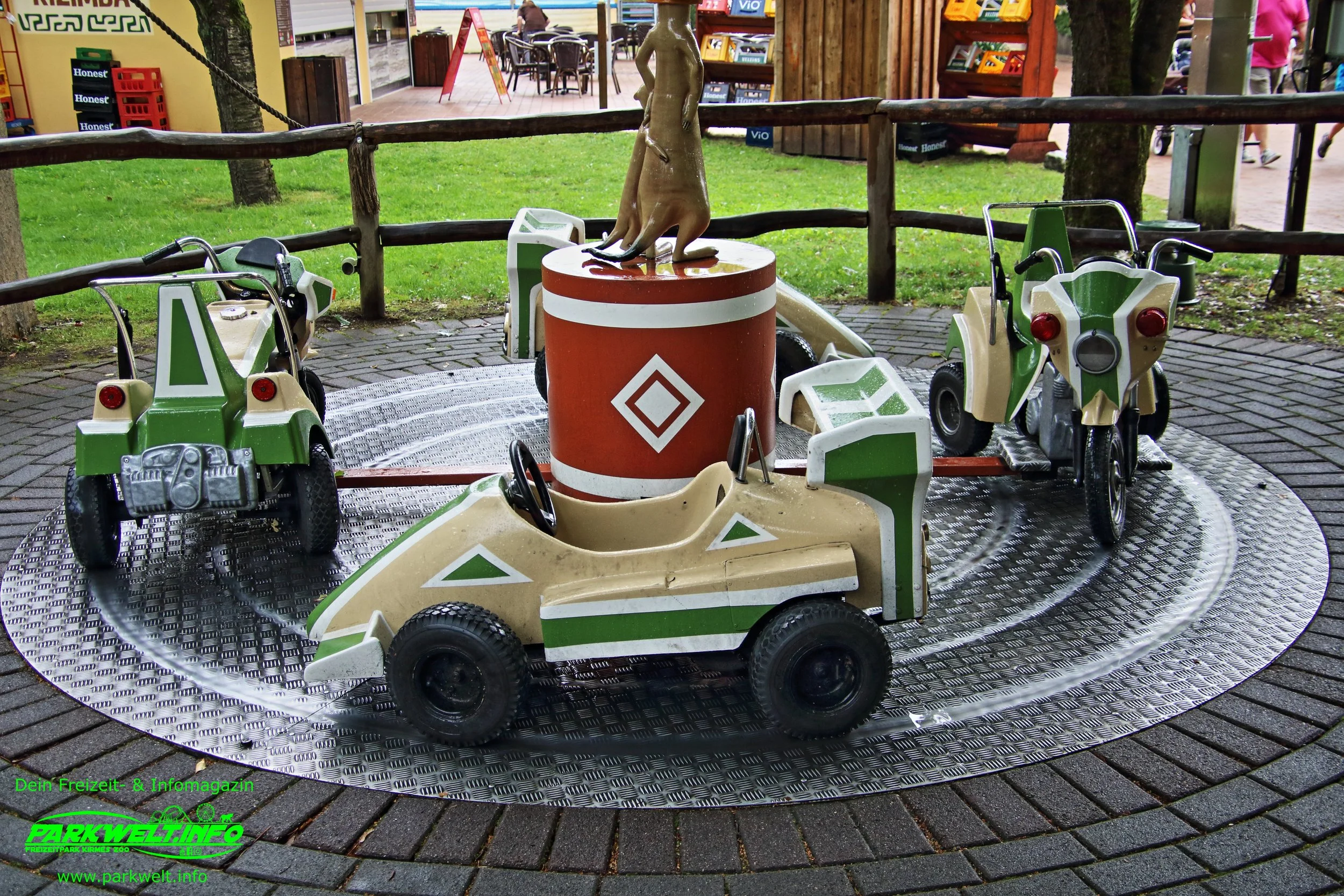 Serengeti Park Hodenhagen Freizeitpark Themepark Amusementpark Attraktionen Tiere Wildtiere Safari Achterbahn Rollercoaster Coaster Safaripark Info Map Guide Park Plan