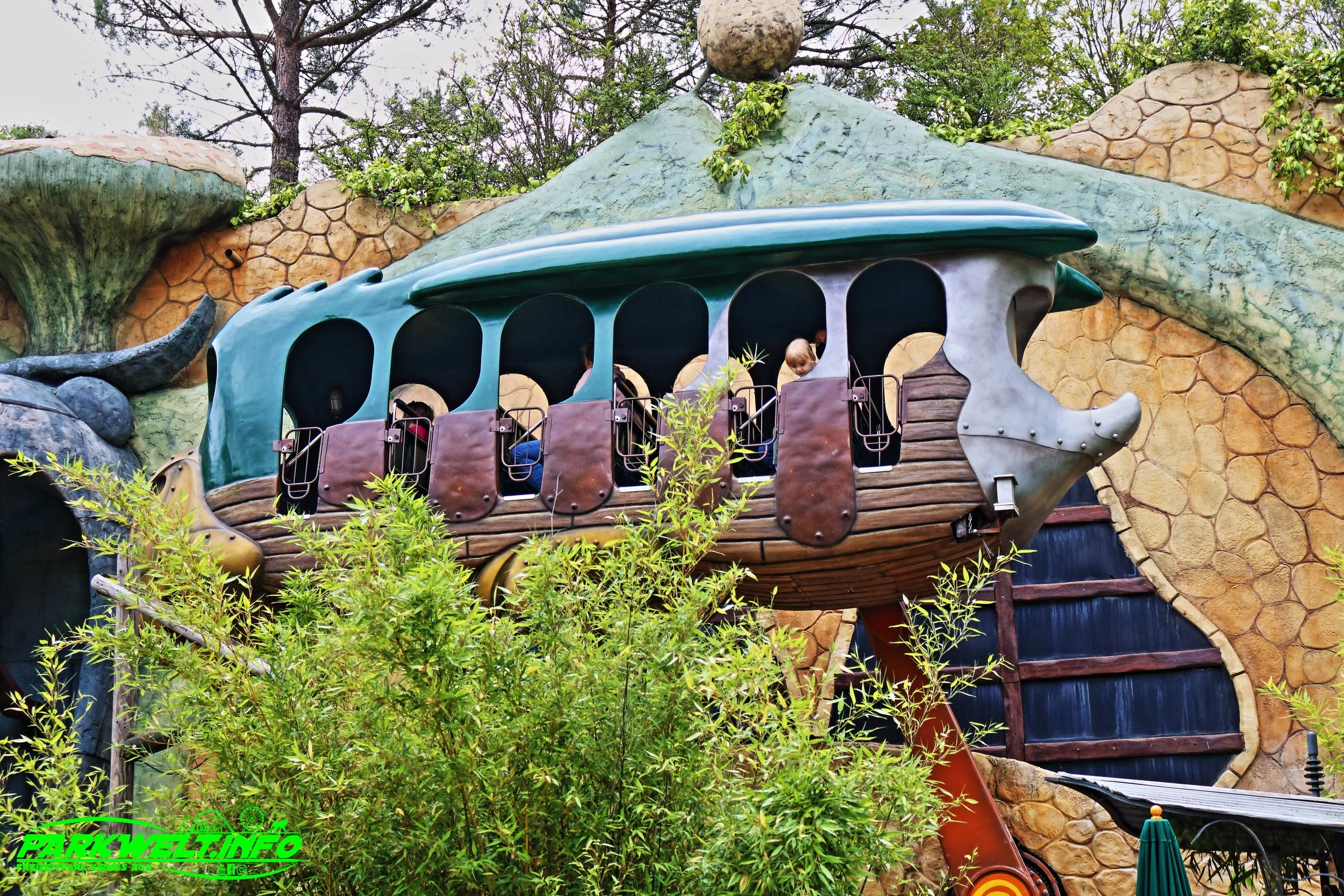 Der lustige Papagei Phantasialand Freizeitpark Attraktion