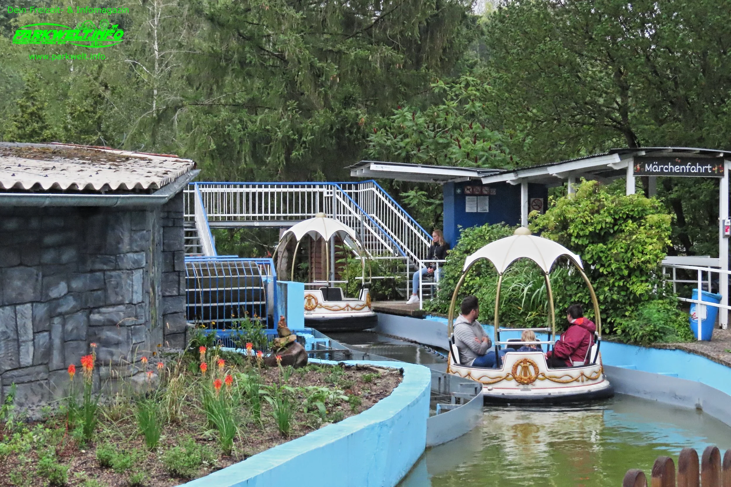 Märchenfahrt Mack Rides Rundbootsfahrt Rasti Land Freizeitpark Themepark Salzhemmendorf Attraktionen Neuheit Map Guide Anfahrt Preise Adresse Park Plan Achterbahn Öffnungszeiten