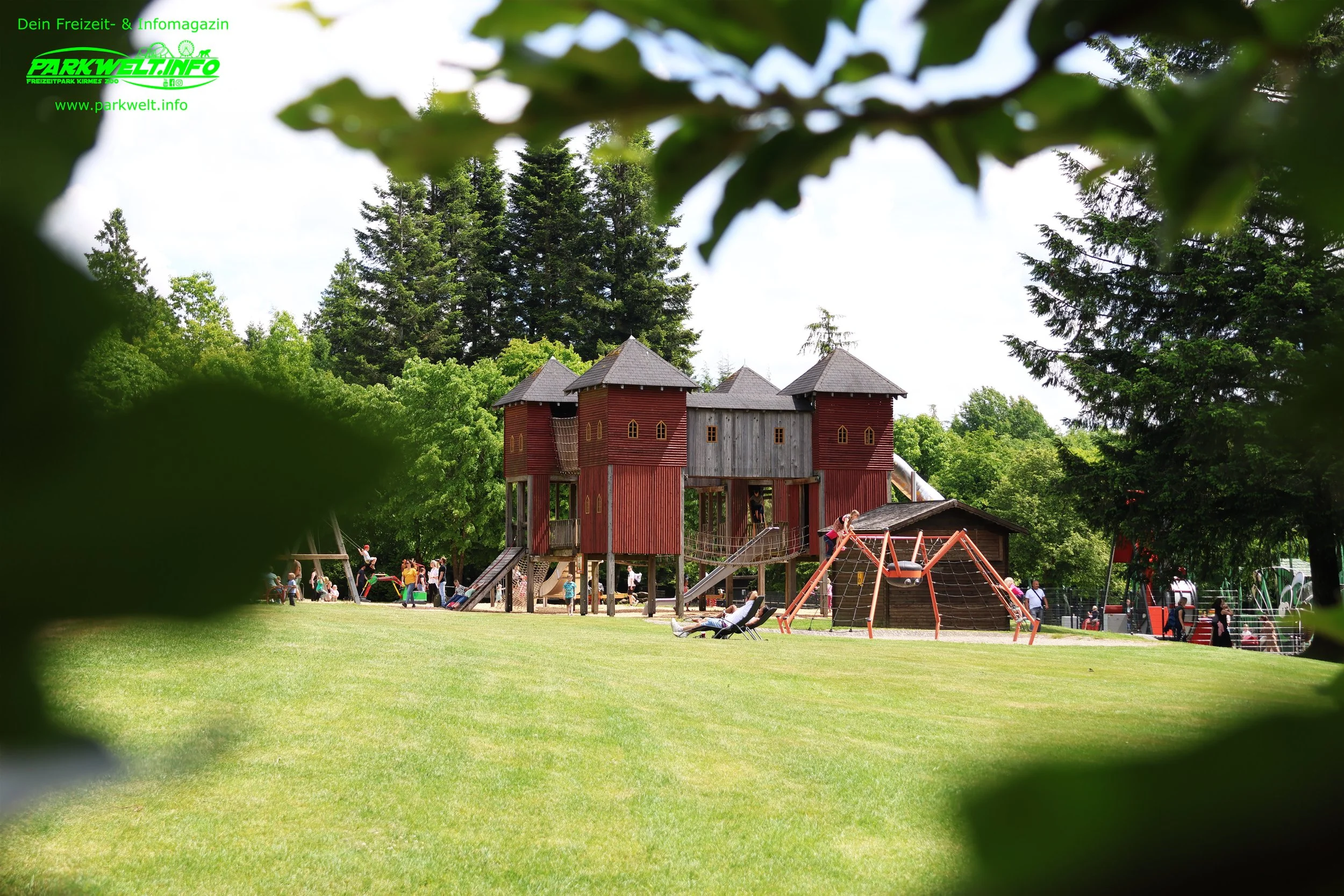 Panorama Park Sauerland Freizeitpark Ausflugsziel Wildpark Rodelbahn Sommer Ausflugsziel Familien Ausflug Info Attraktionen Fahrgeschäfte Tiere