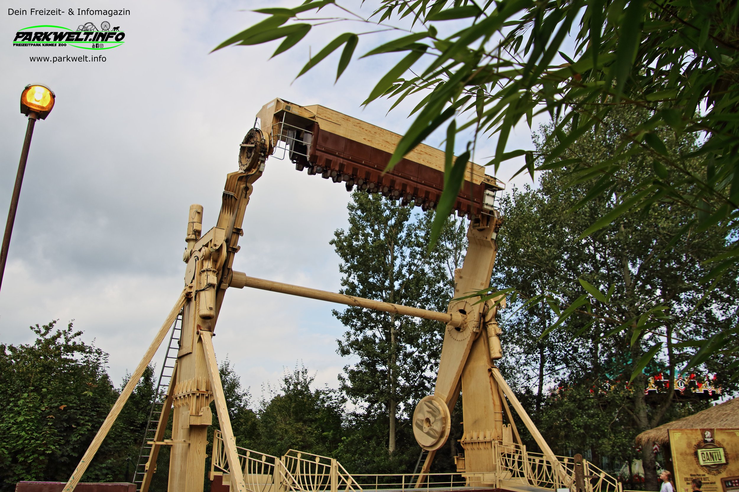 Serengeti Park Hodenhagen Freizeitpark Themepark Amusementpark Attraktionen Tiere Wildtiere Safari Achterbahn Rollercoaster Coaster Safaripark Info Map Guide Park Plan