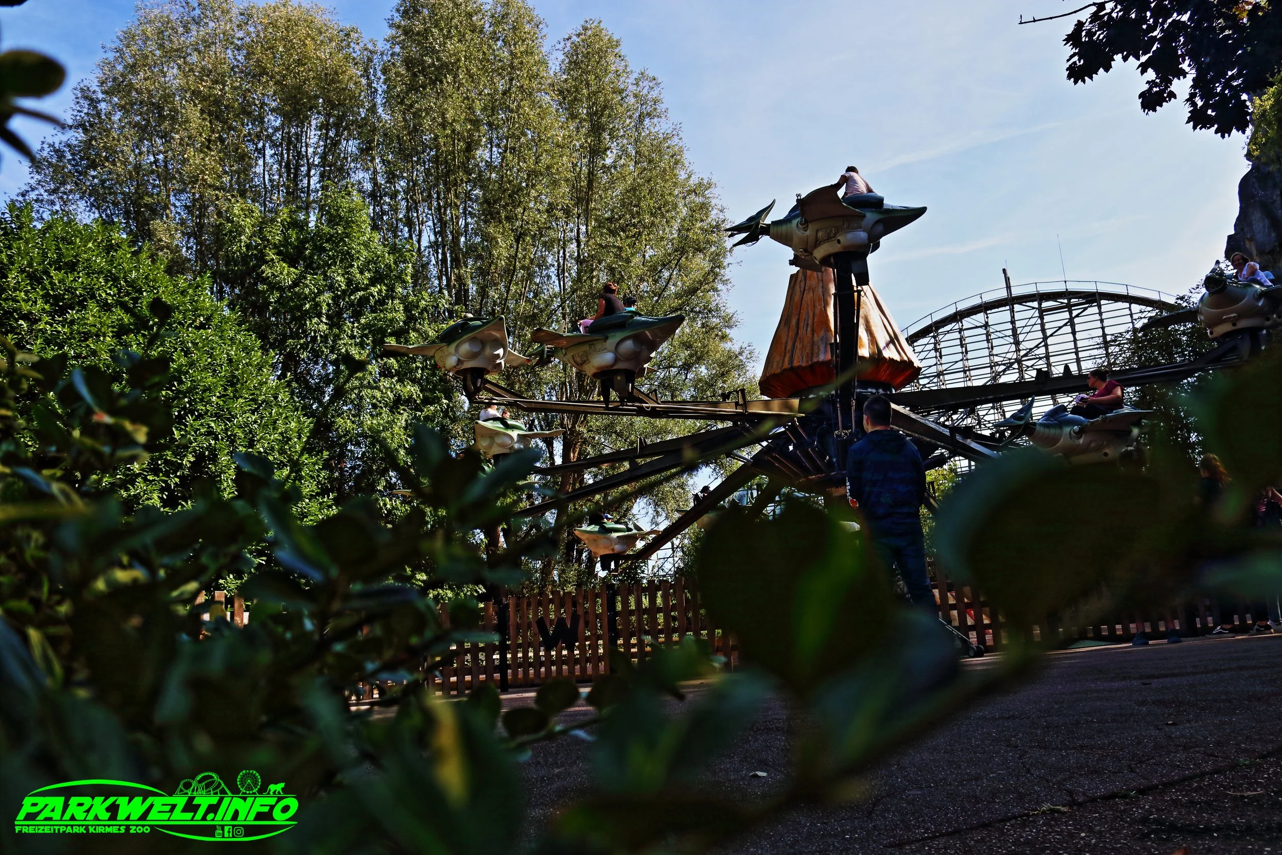 Walynosaure Zamperla Aero Top Jet Walygator Grand Est Parc Freizeitpark Frankreich France Metz Attraktionen Park Plan Map Guide Anfahrt Attraktionen Fahrgeschäfte Achterbahn Coaster Info