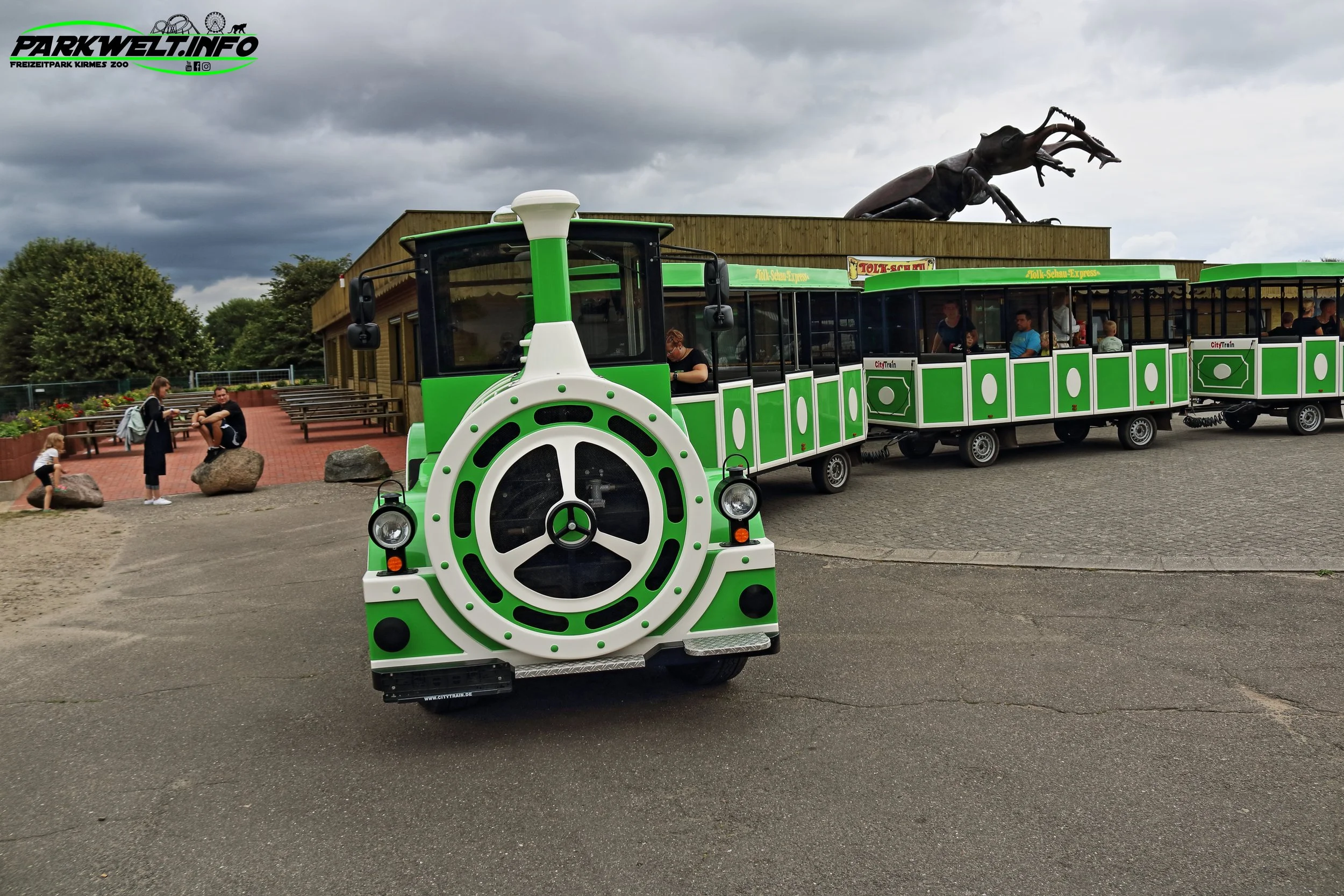 Tolk Schau Familien Freizeitpark Tolk Schleswig Holstein Attraktionen Fahrgeschäfte Grillhütte Adresse Themepark Achterbahn