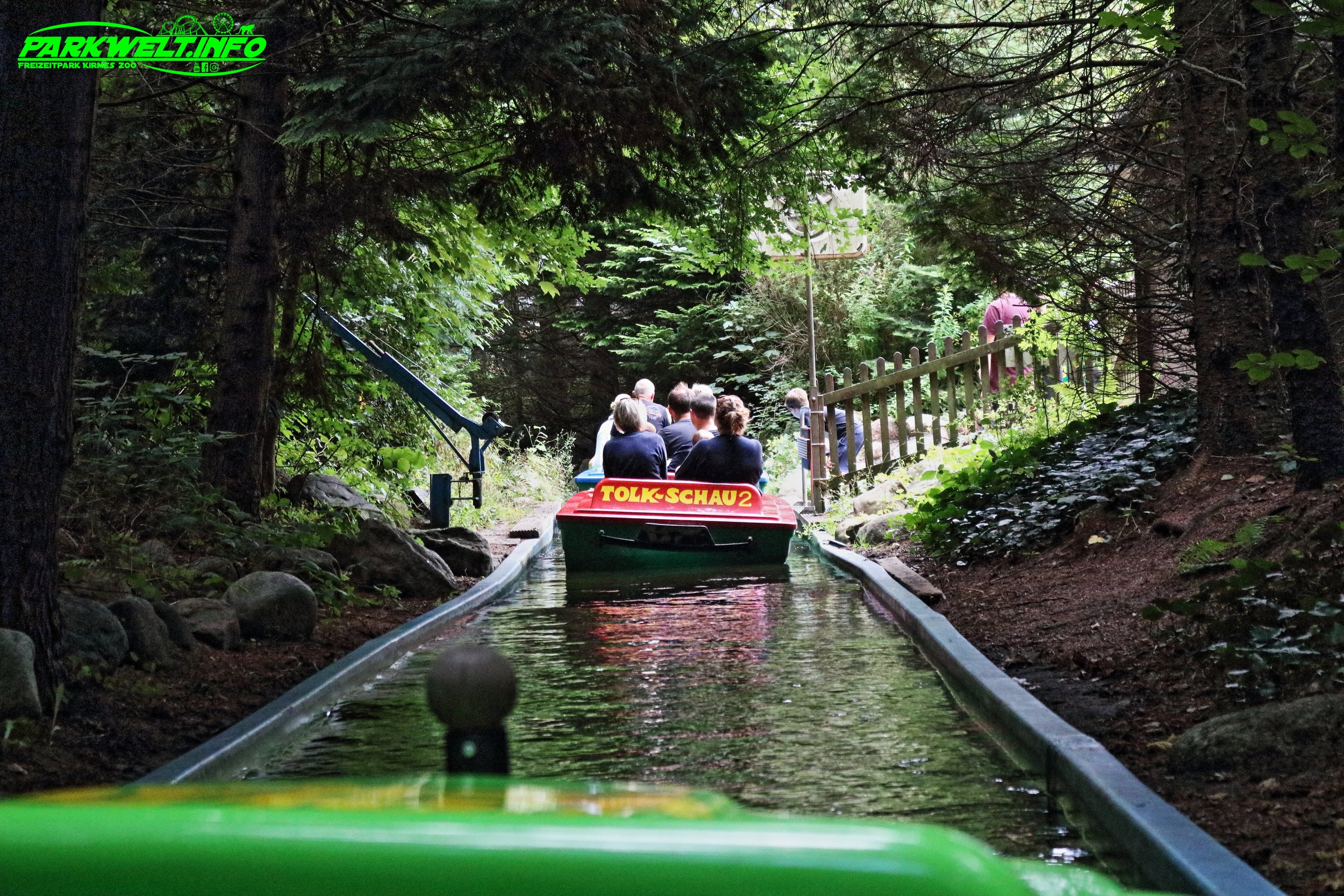 Kanalfahrt durch das Zwergenland Bootsfahrt Dark Ride Tolk Schau Familien Freizeitpark Tolk Schleswig Holstein Attraktionen Fahrgeschäfte Grillhütte Adresse Themepark Achterbahn