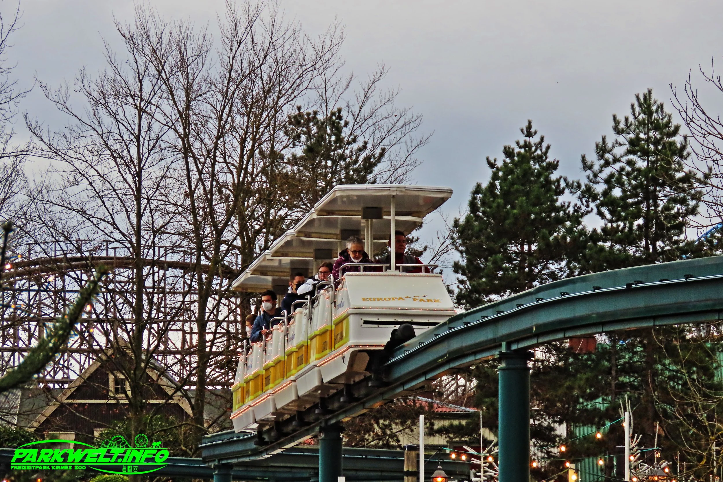 Monorail bahn Mack Rides Einschienenbahn  Europa Park Rust Attraktionen Fahrgeschäfte Achterbahn Info Anfahrt Preise Guide Park Plan Map Rulantica Freizeit Coaster Bilder Galerie Veranstaltungen Übernachtung Information