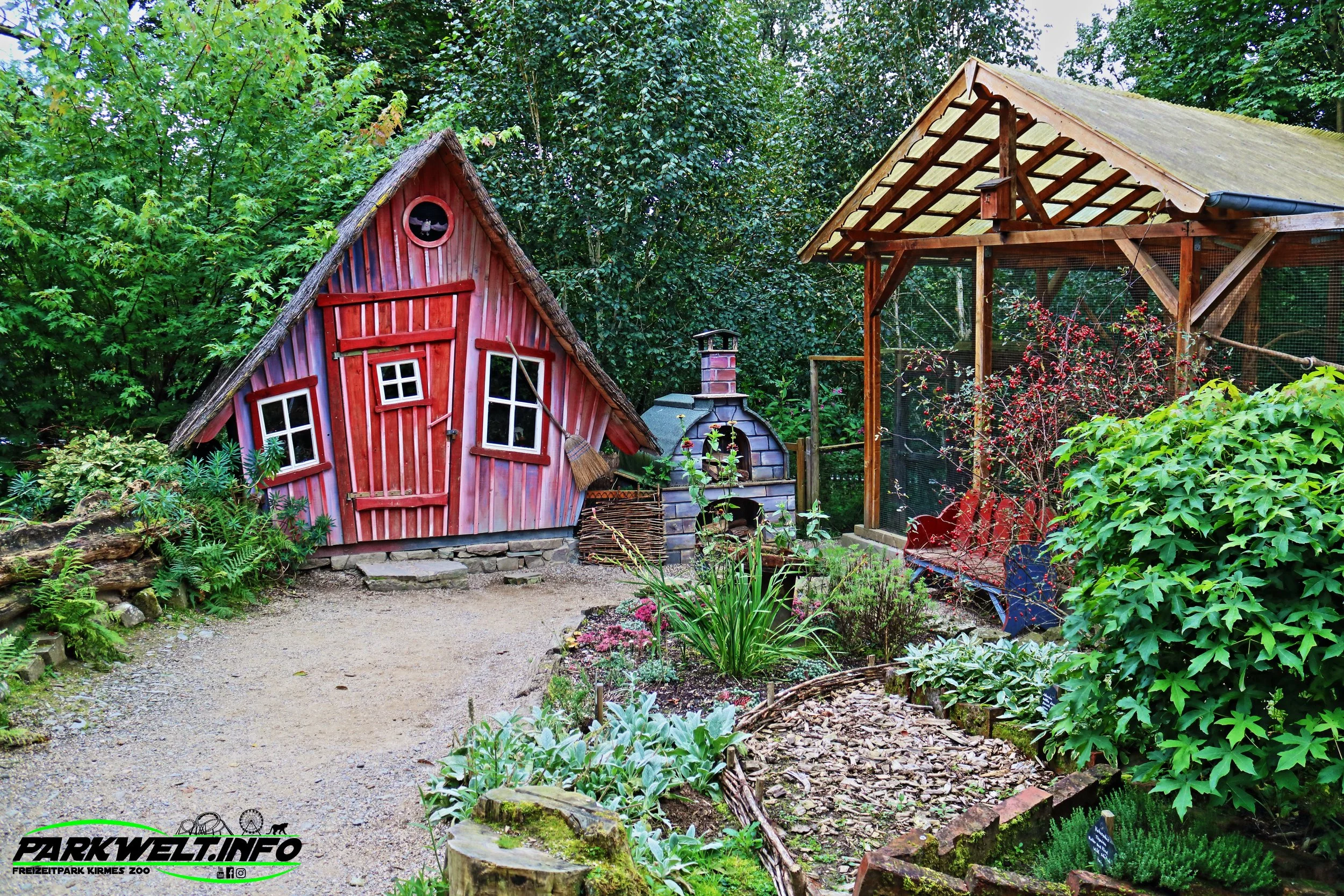 Affen und Vogelpark Eckenhagen Tierpark Wildpark Zoo Nordrhein Westfalen Zoo Wildpark Park Plan Info Anfahrt Bilder Fotos Attraktionen Fahrgeschäfte Vögel Affe 