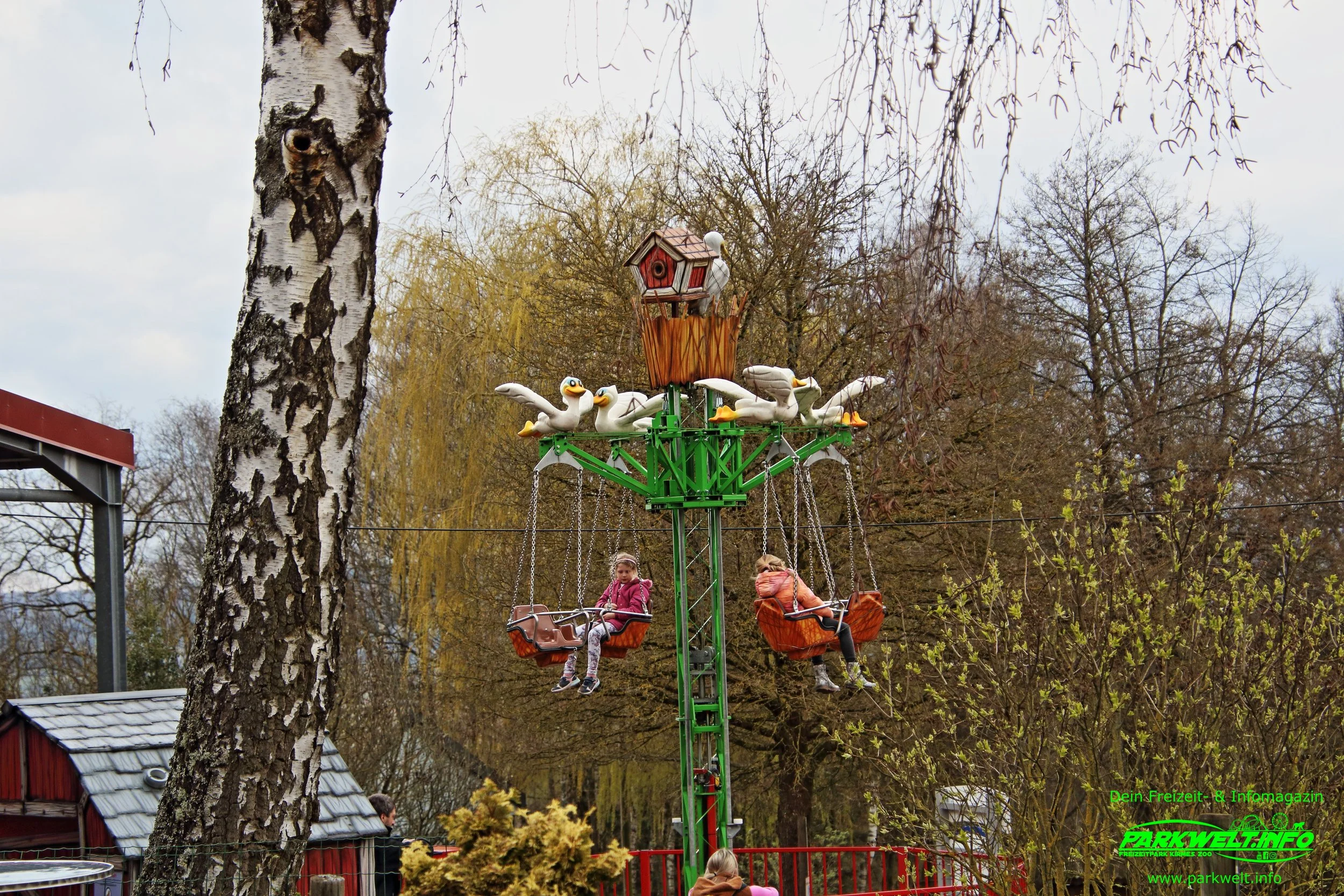 Storchenflug Attraktion starflyer PEH Heinz Erlebnispark Steinau an der Straße Freizeitpark Themepark Info News Attraktionen Park Plan Map Guide Fotos Bilder Fahrgeschäfte Preise