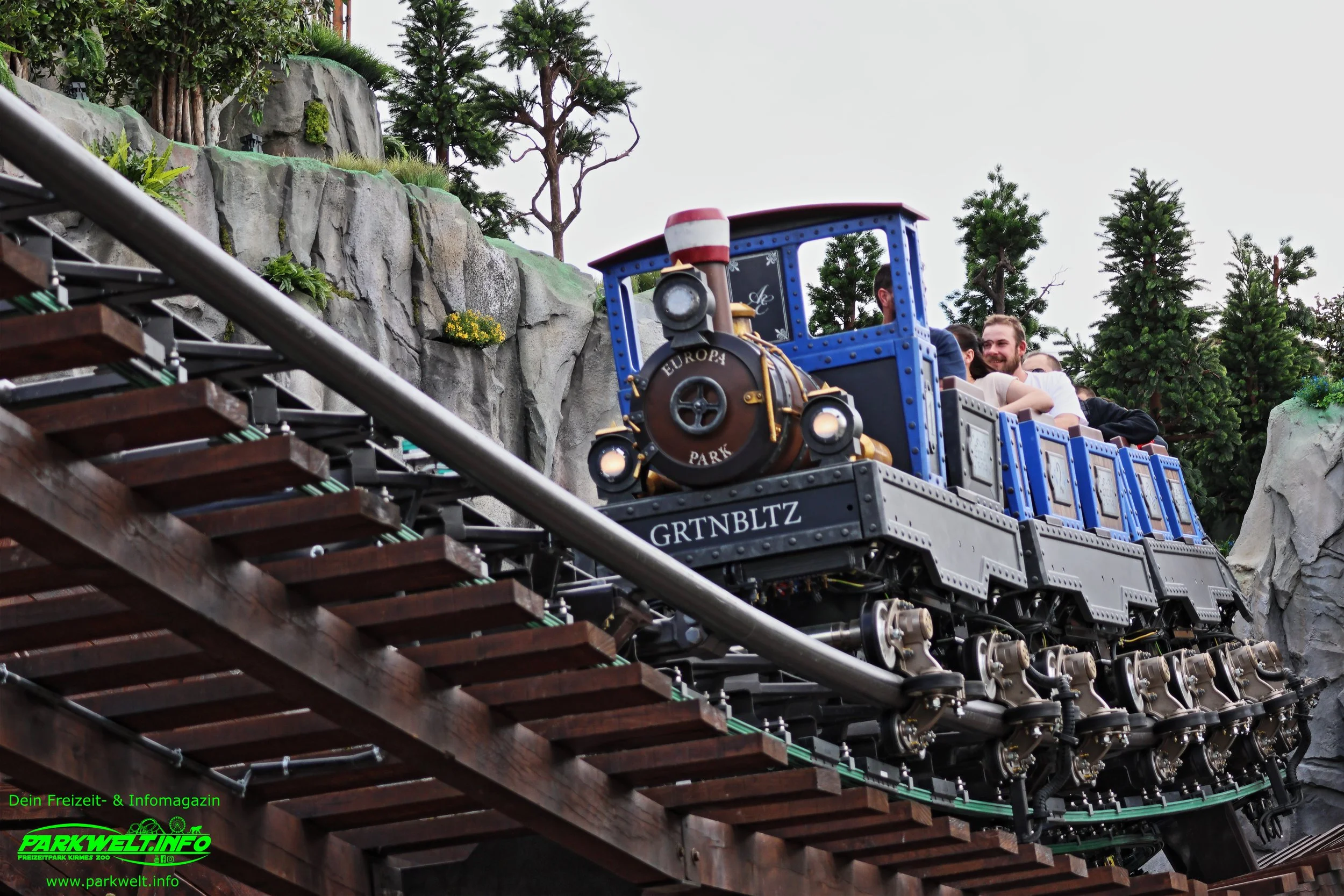 Europa Park Rust Attraktionen Fahrgeschäfte Achterbahn Info Anfahrt Preise Guide Park Plan Map Rulantica Freizeit Coaster Bilder Galerie Veranstaltungen Übernachtung Information 
