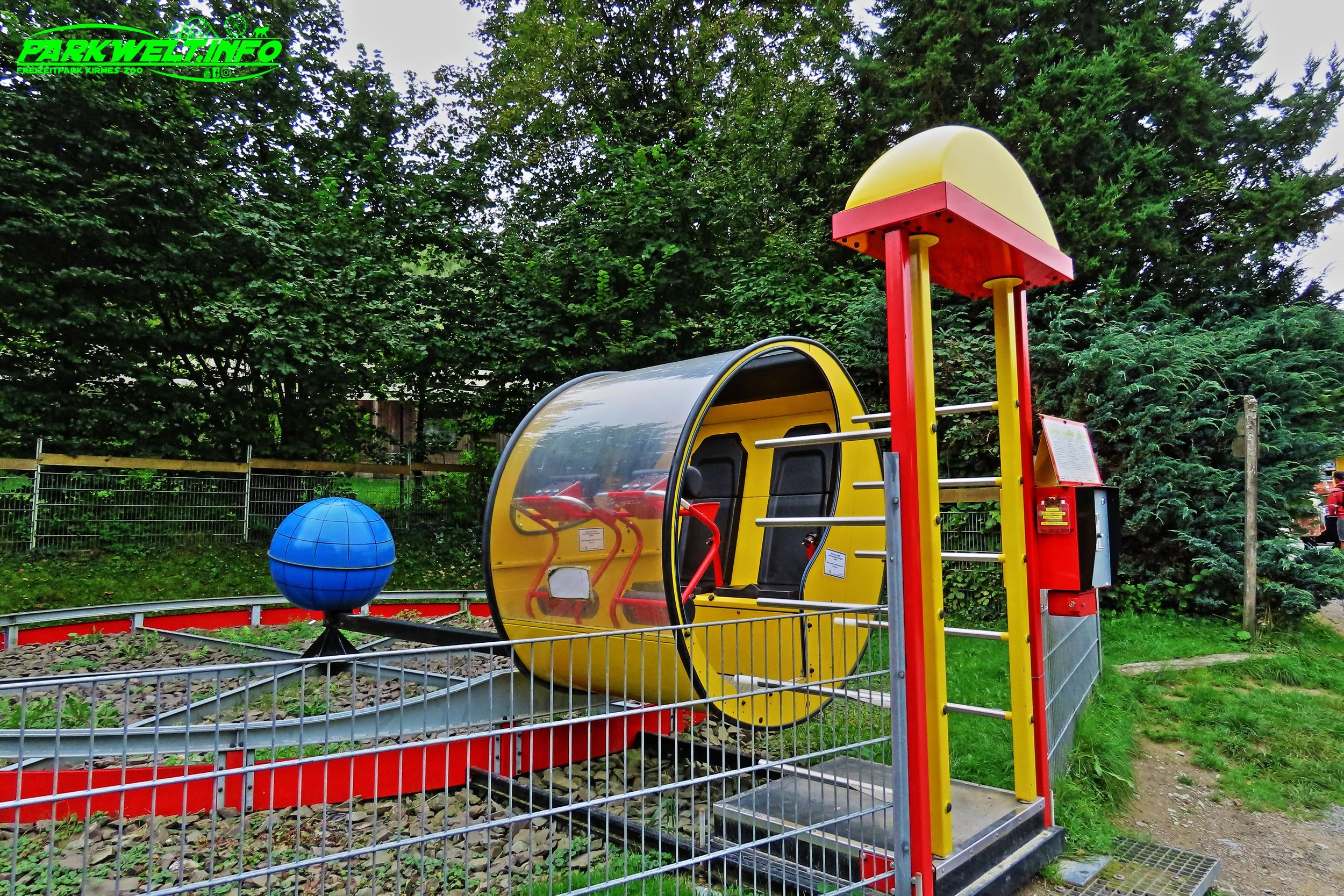 Affen und Vogelpark Eckenhagen Tierpark Wildpark Zoo Nordrhein Westfalen Zoo Wildpark Park Plan Info Anfahrt Bilder Fotos Attraktionen Fahrgeschäfte Vögel Affe 