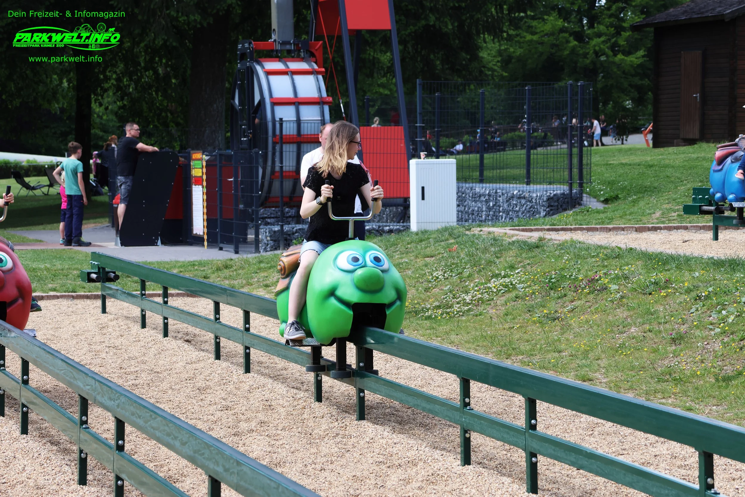 Panorama Park Sauerland Freizeitpark Ausflugsziel Wildpark Rodelbahn Sommer Ausflugsziel Familien Ausflug Info Attraktionen Fahrgeschäfte Tiere