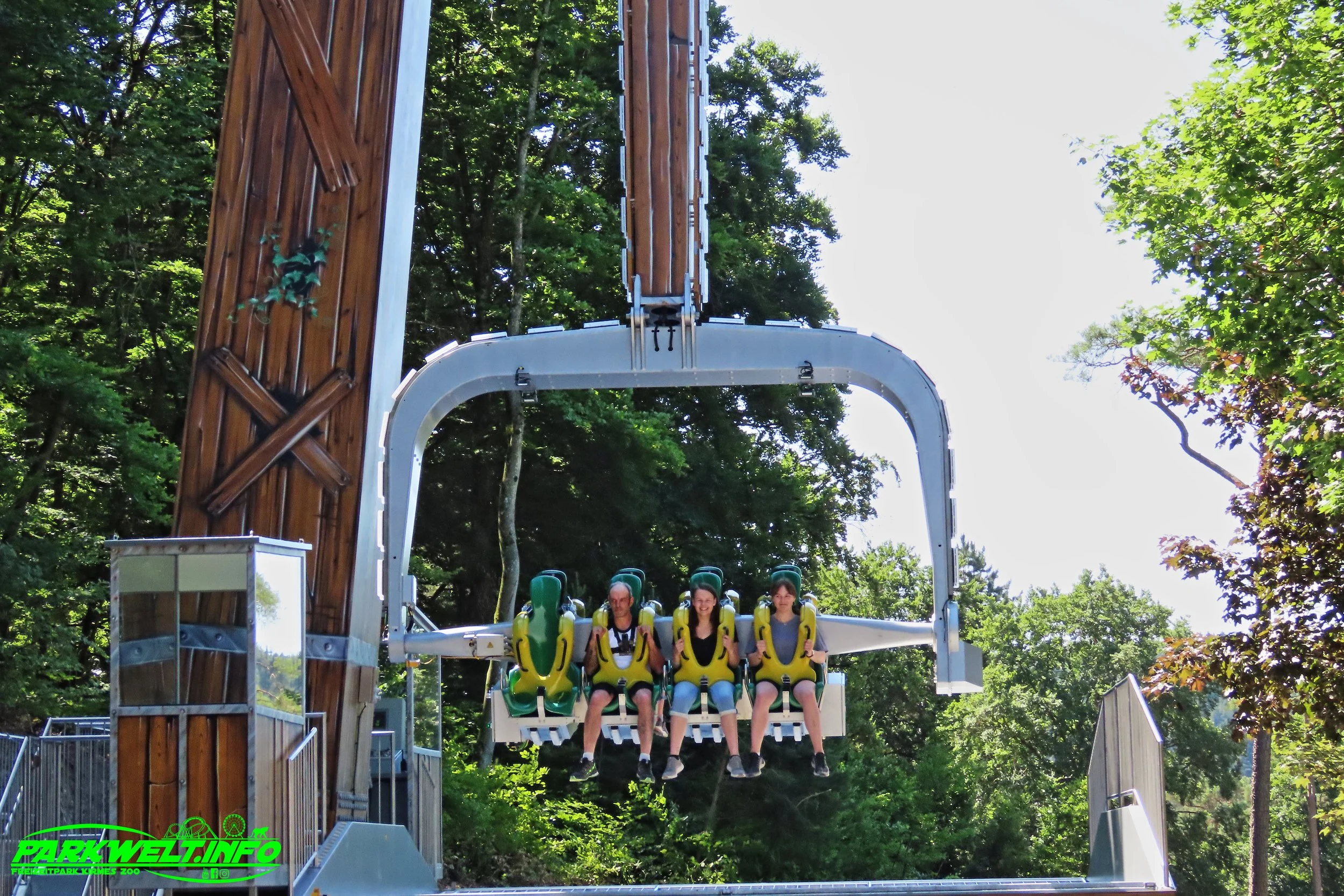 Platzhirsch Booster Funtime Attraktion Eifelpark Gondorf