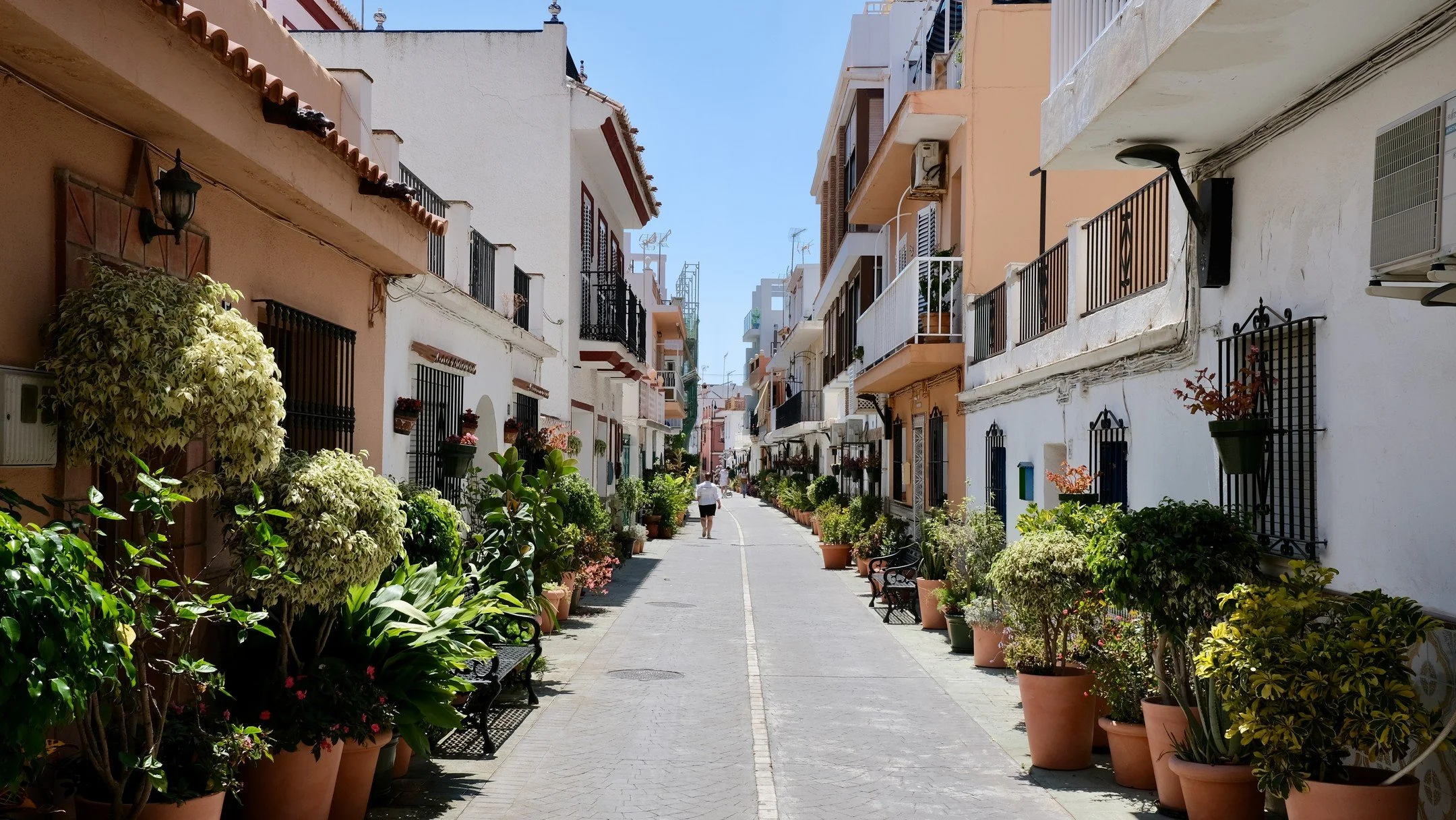 A photo essay from last weeks trip to the #CostaDelSol with @ecarter37. All frames taken with the brilliant @fujifilmuk #X100V, such rich tones and high level of detail. A great camera for #streetphotography, a 23mm fixed focal length, F2-F16 lens on