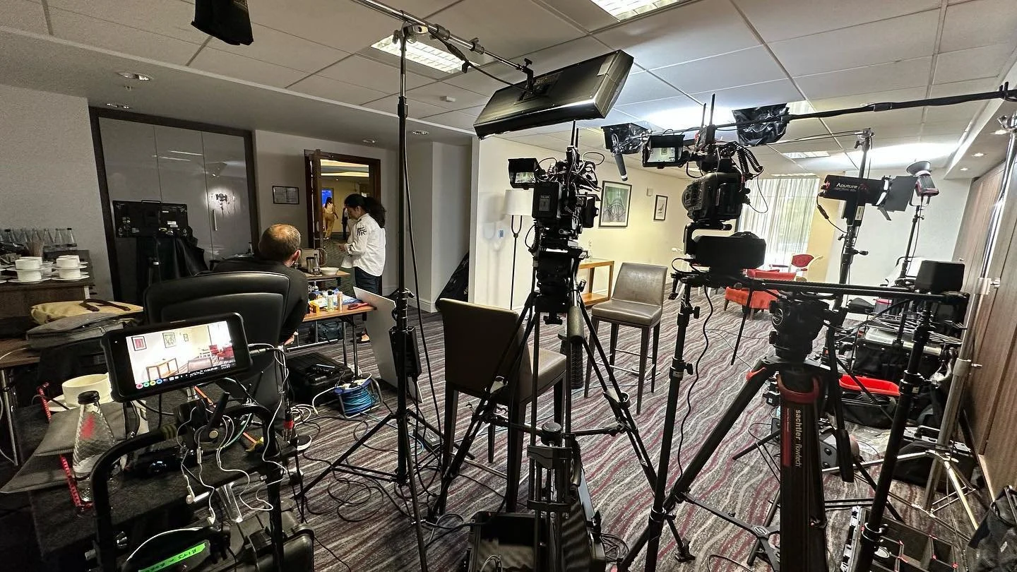 Complex stuff for a single operator but made set up in time. Conference Interview filming today for a corporate.
#DP #DOP #DirectorOfPhotography #LightingCameraman #Cameraman #CameraOperator #CameraOp #CamOp #Cameraperson #Cinematographer #Cinematogr