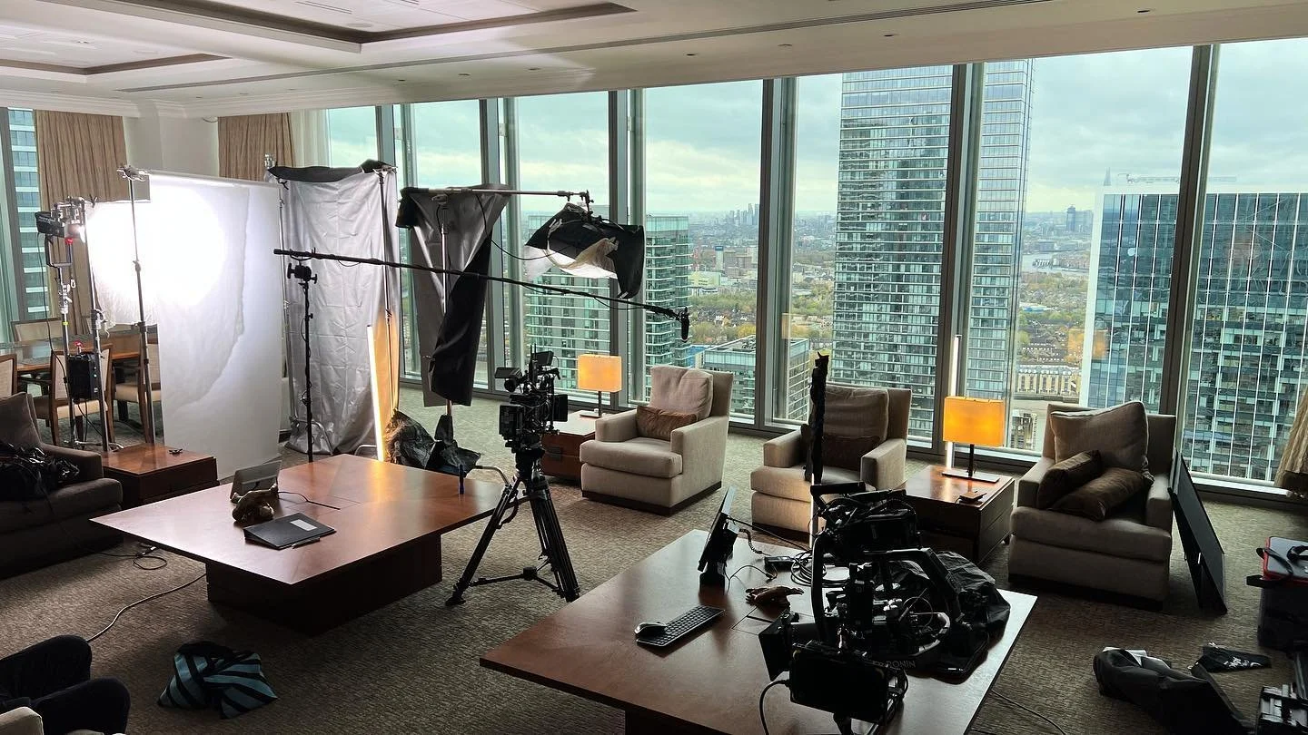 Master Interview set up today. I just discovered the really handy option of using EasyBlinds as flag or neg fill. They fold up and store easy, come in large cuts which you can amend yourself, have bounce one side and matte black the other. And less t