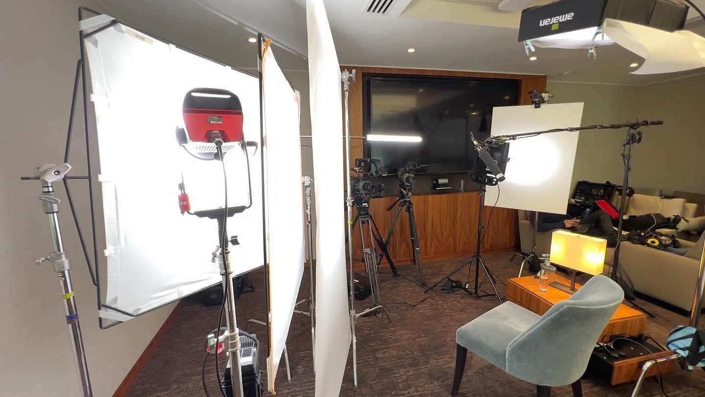 Today&rsquo;s lighting set up from a corporate shoot in London. For key we used an @aputure.lighting #600D bounced through Silk and then diffused through full grid. An #Amaran #F21x was then boomed in as hair light. Bounce fill from a @litepanels #as